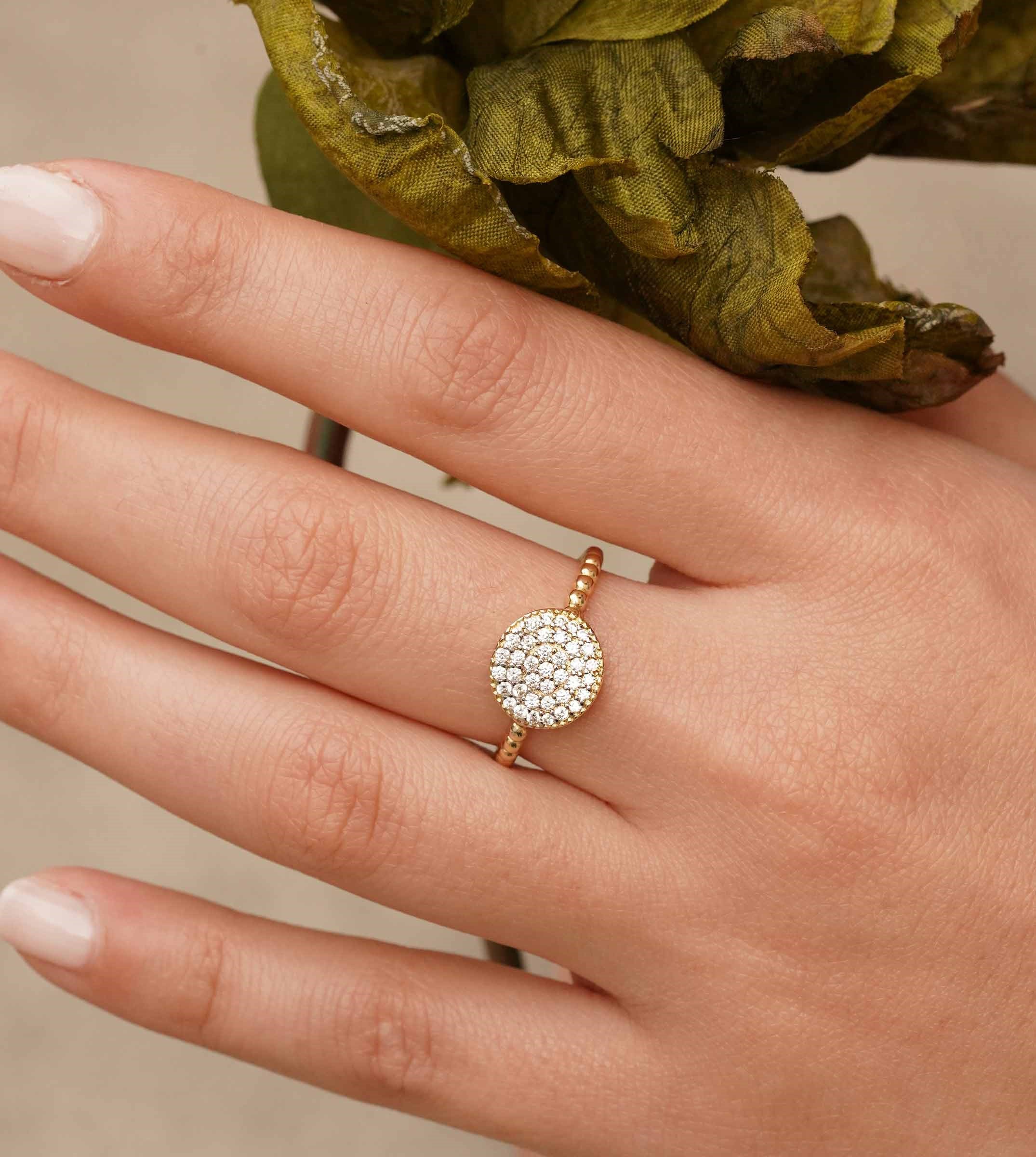 Taşlı Oval Yüzük