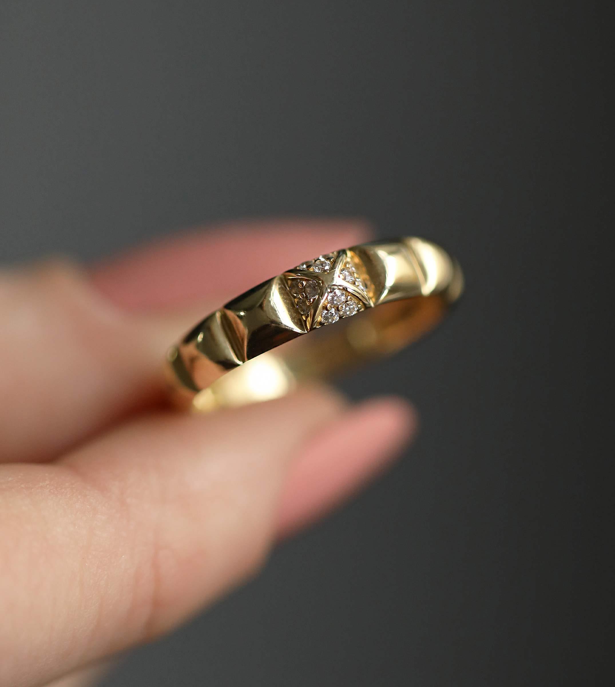 Taşlı Piramit Yüzük