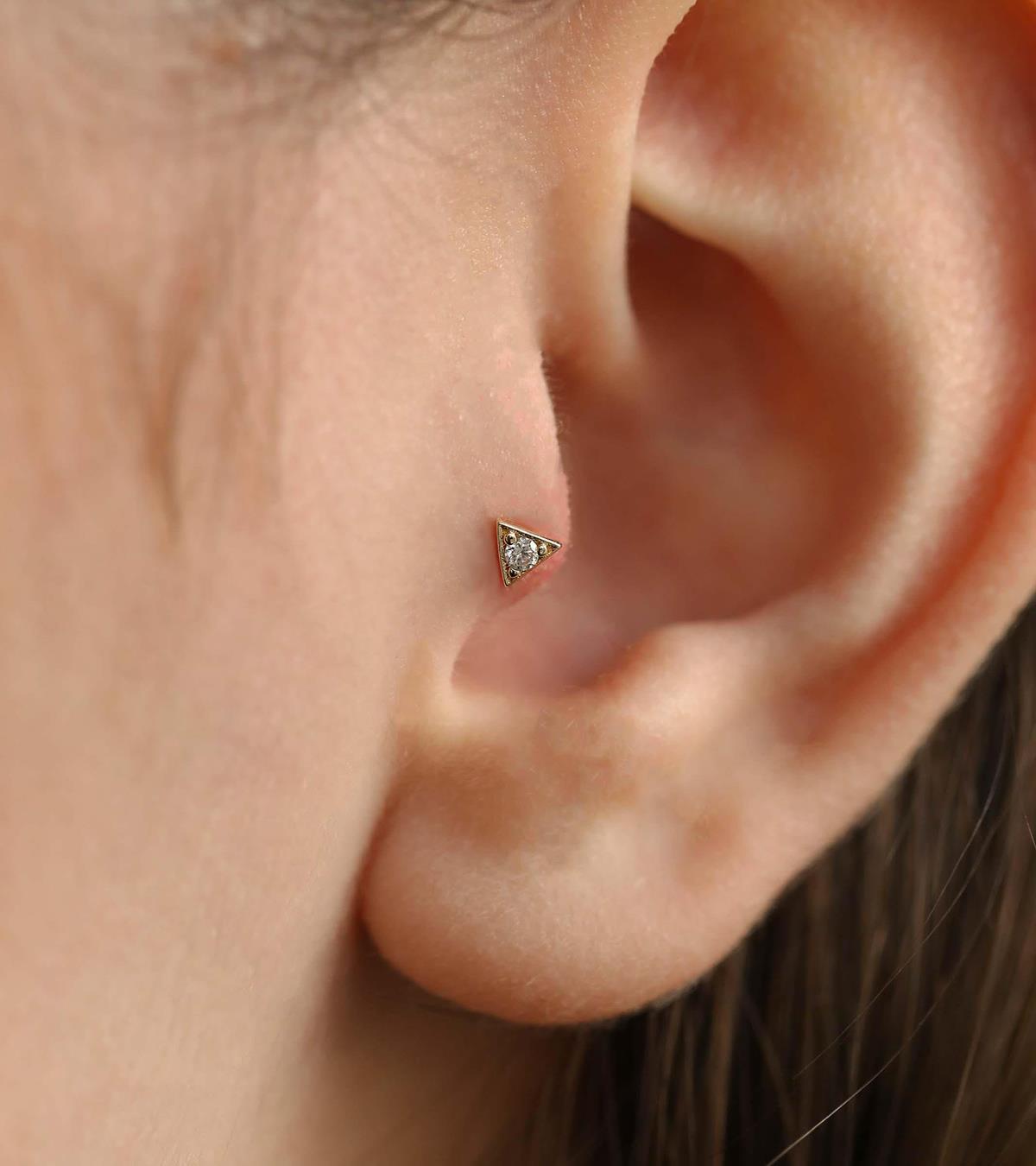Taşlı Üçgen Piercing (Tragus)