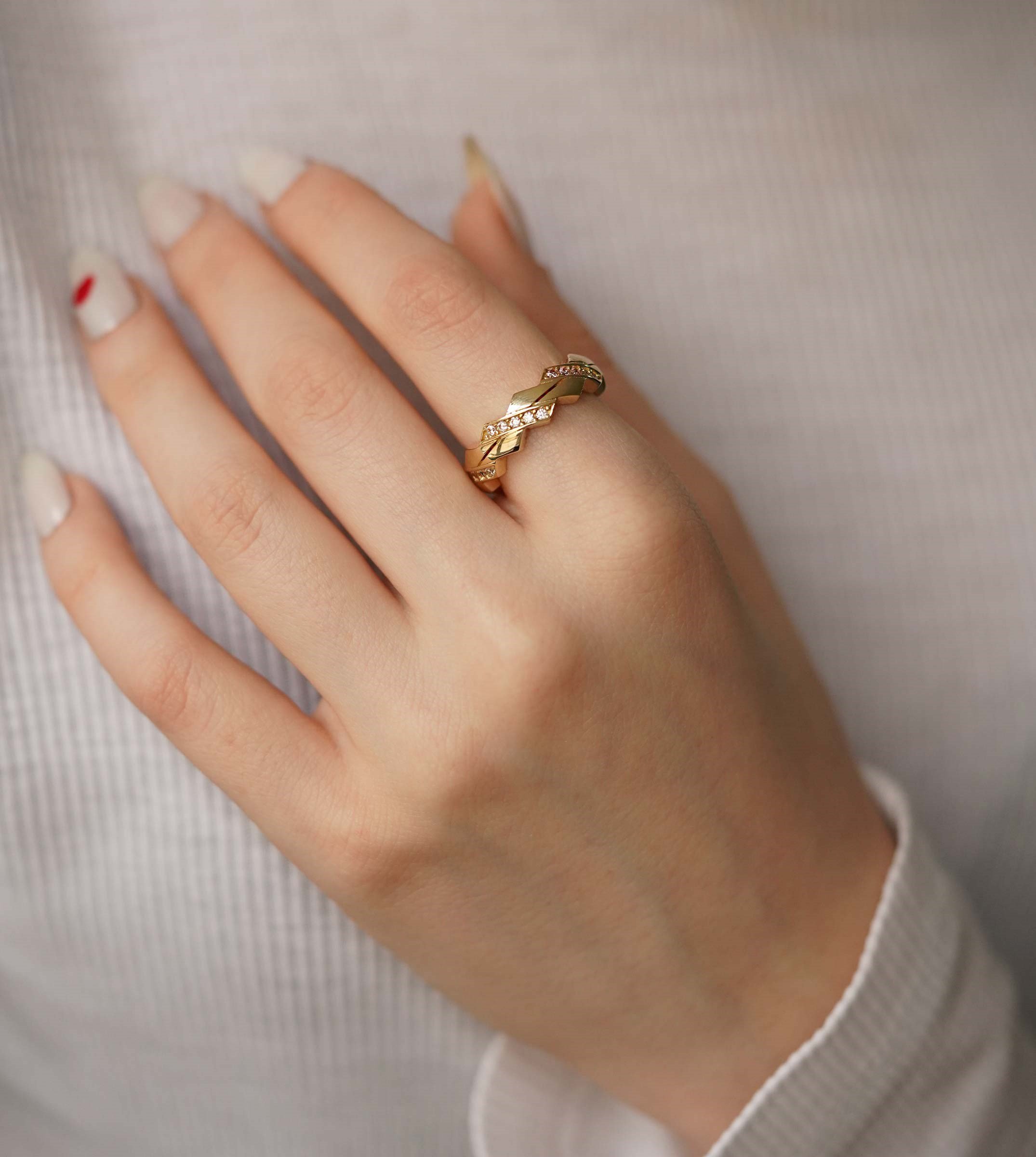 Taşlı Zikzak Yüzük