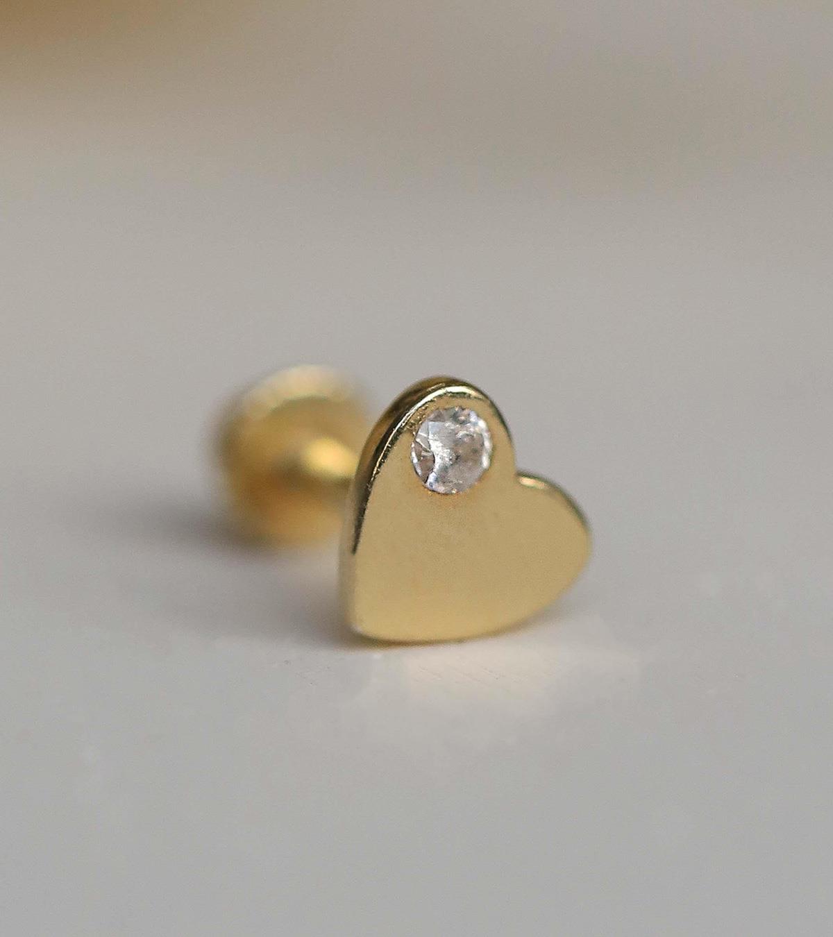 Tektaşlı Kalp Piercing (Tragus)