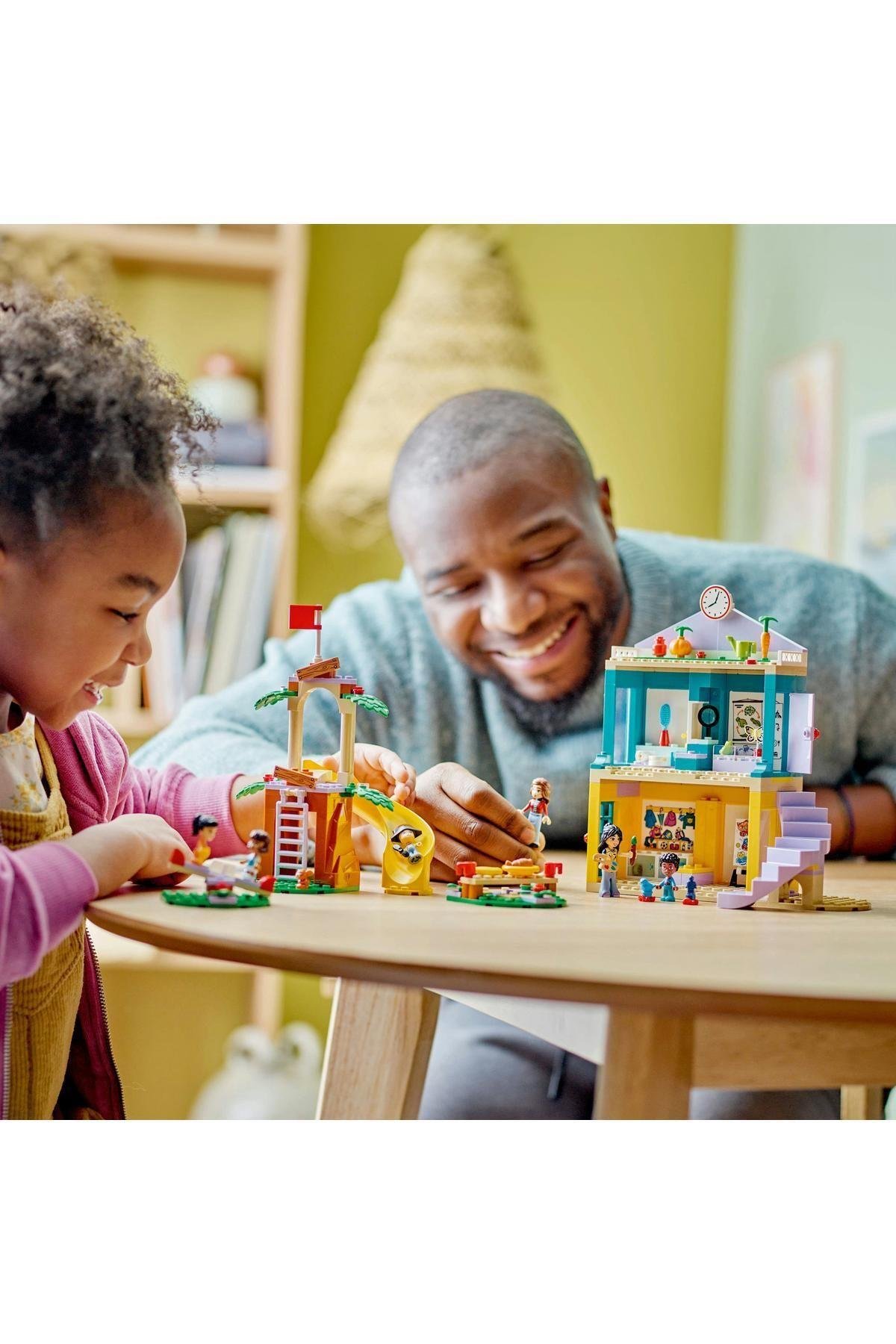® Friends Heartlake City Anaokulu 42636 - 4 Yaş ve Üzeri için Oyuncak Yapım Seti (239 Parça)-Lego