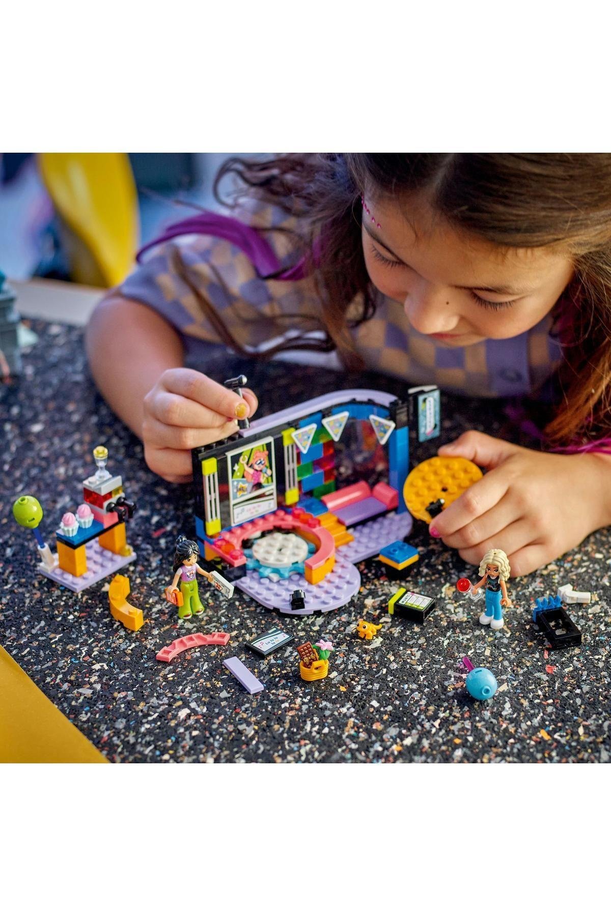 ® Friends Karaoke Müzik Partisi 42610  - 6 Yaş ve Üzeri İçin Yapım Seti (196 Parça)-Lego