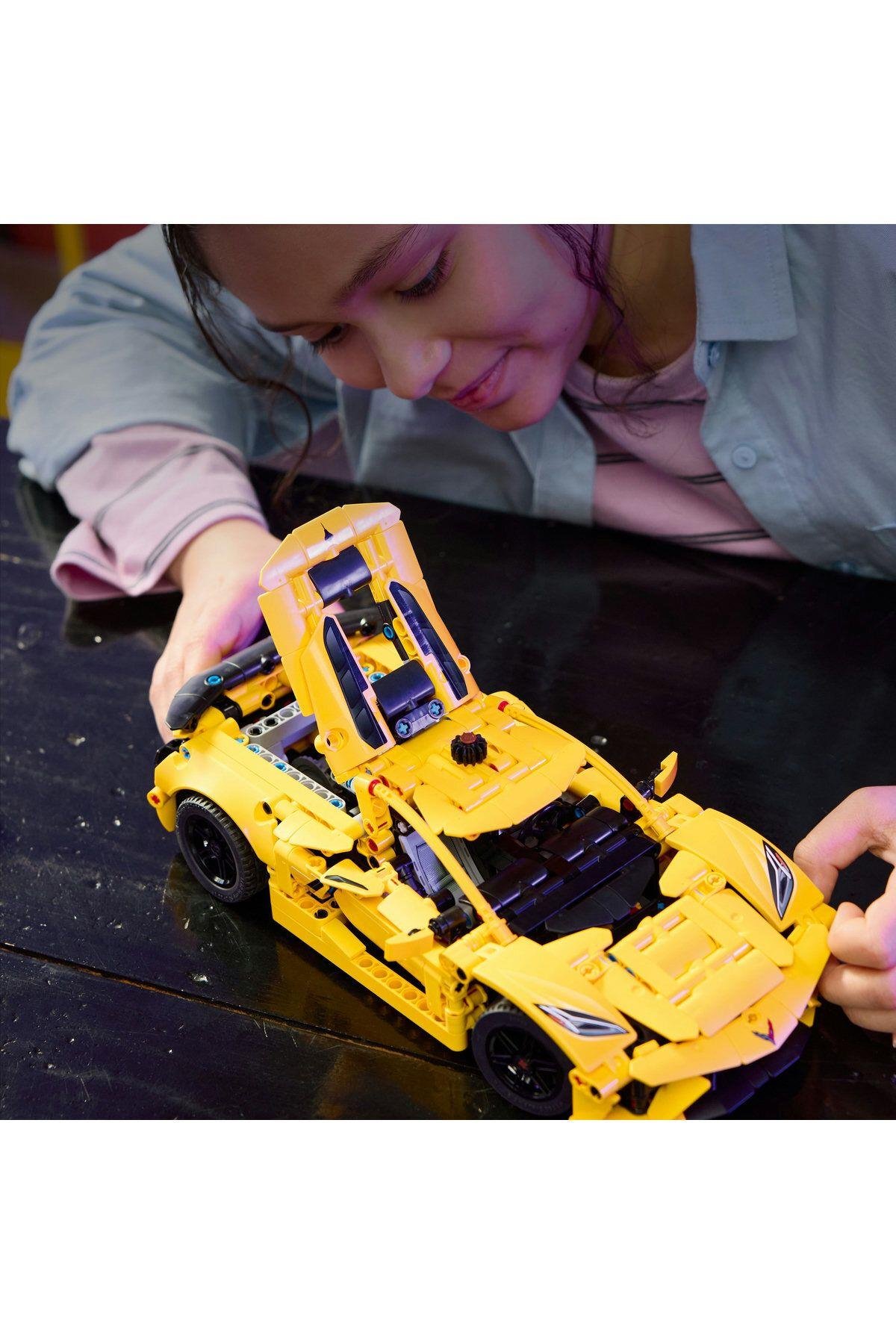 ® Technic Chevrolet Corvette Stingray 42205 - 9+ Araba İçeren Oyuncak Yapım Seti (732 Parça)-Lego Technic