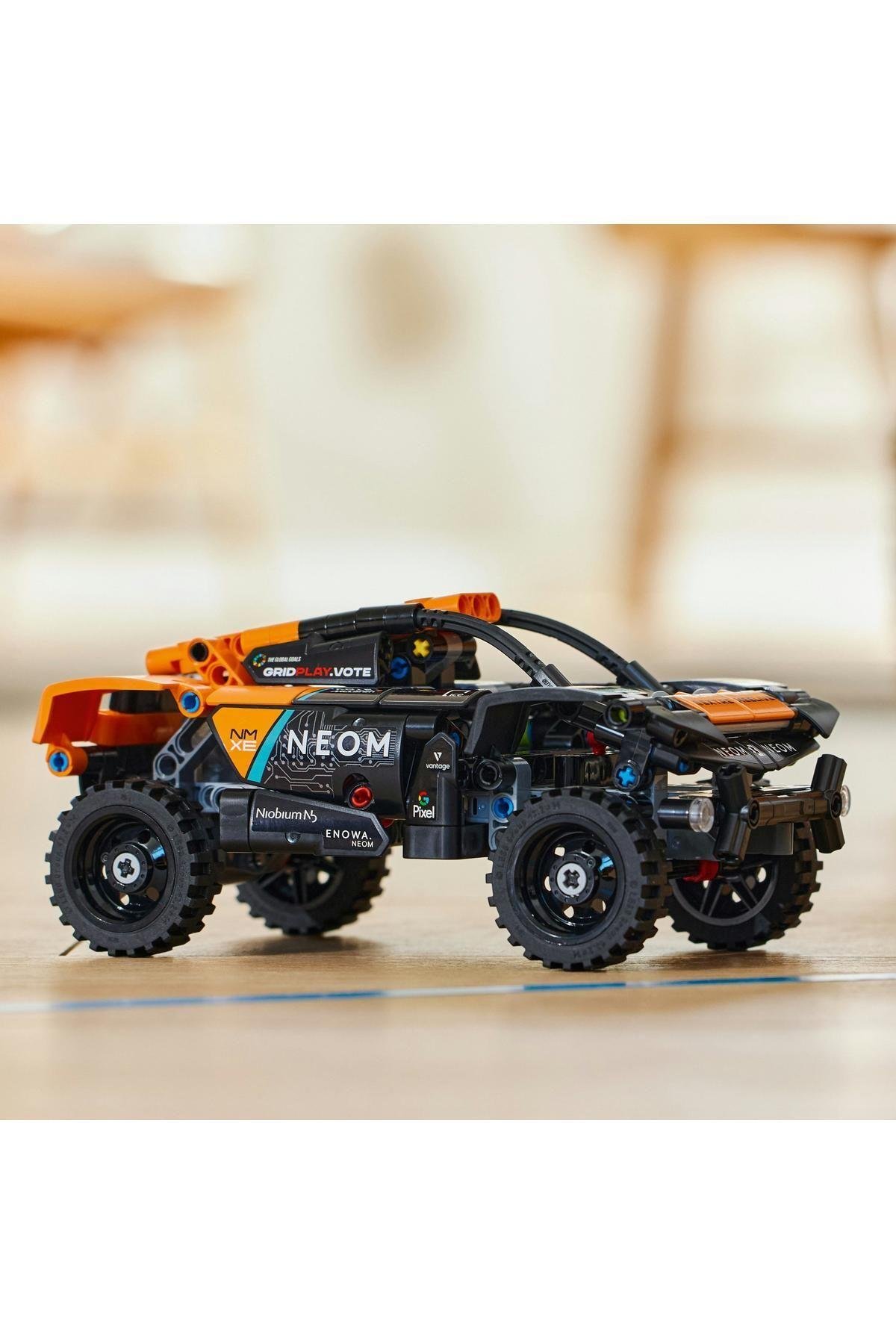 ® Technic NEOM McLaren Extreme E Race Car 42166  - 7 Yaş ve Üzeri İçin Yapım Seti (252 Parça)-Lego Technic