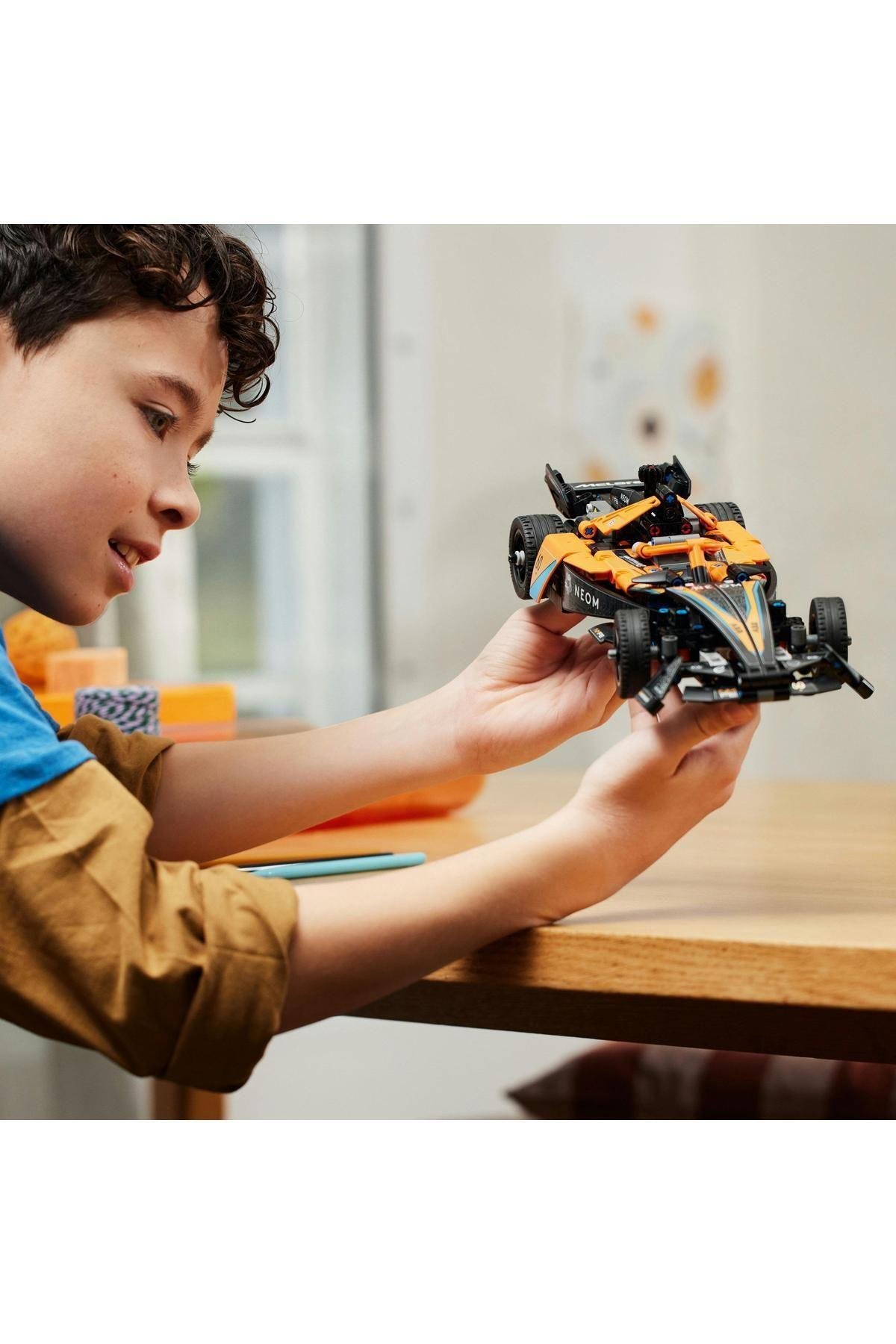® Technic NEOM McLaren Formula E Yarış Arabası 42169 -9 Yaş ve Üzeri İçin Yapım Seti (452 Parça)-Lego Technic
