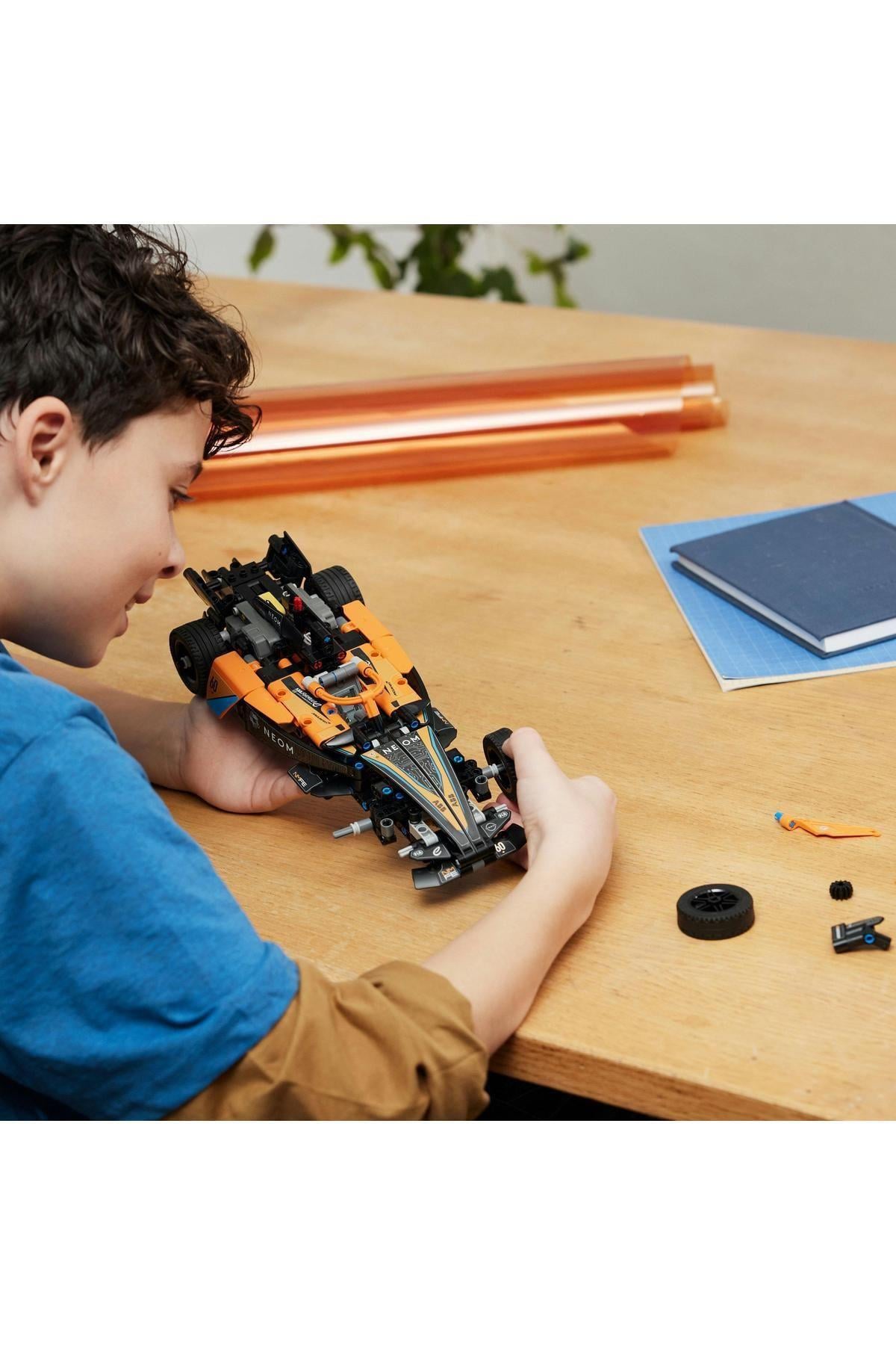 ® Technic NEOM McLaren Formula E Yarış Arabası 42169 -9 Yaş ve Üzeri İçin Yapım Seti (452 Parça)-Lego Technic
