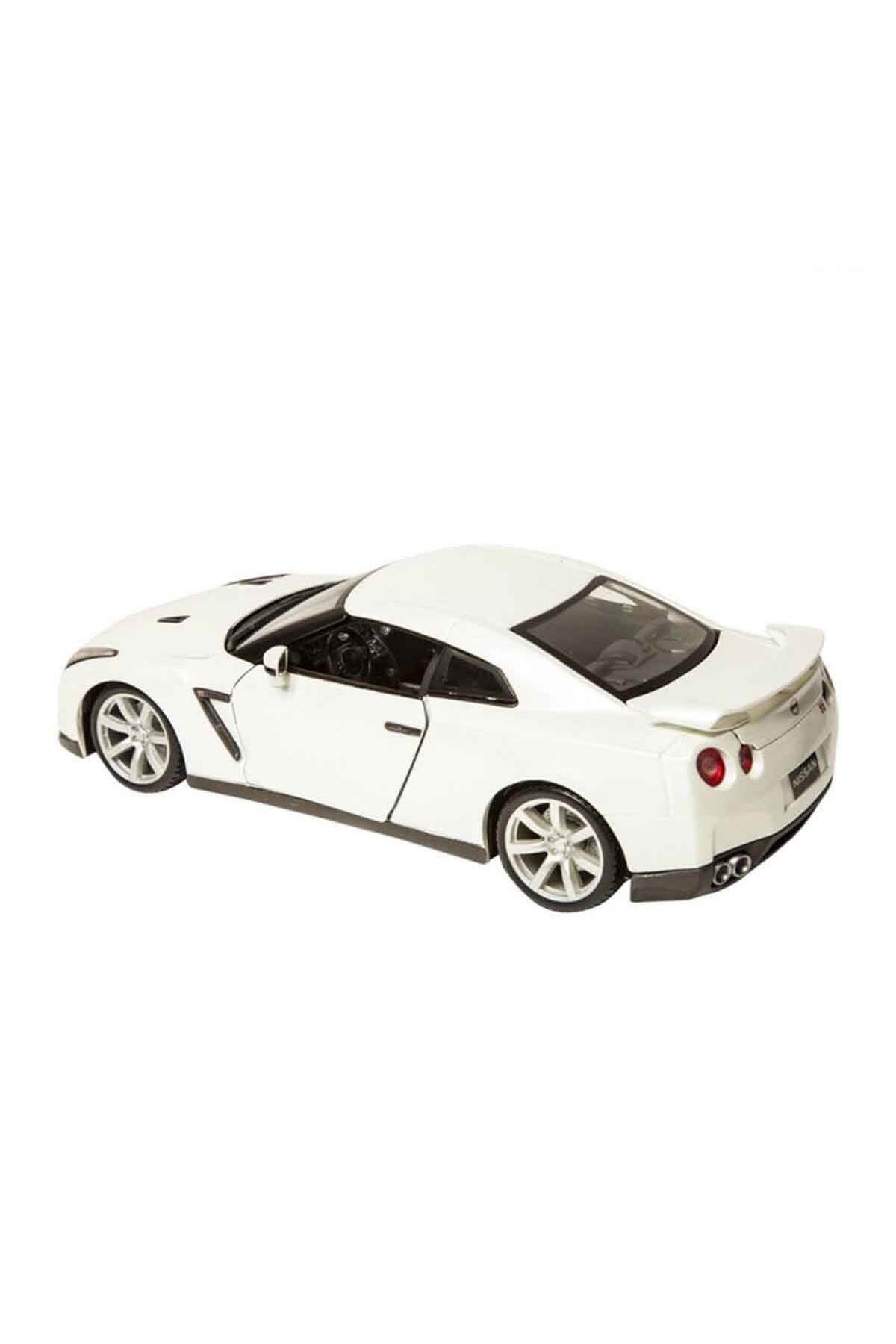 1:24 2017 Nissan GT R Model Araba - Beyaz-Maket Araçlar