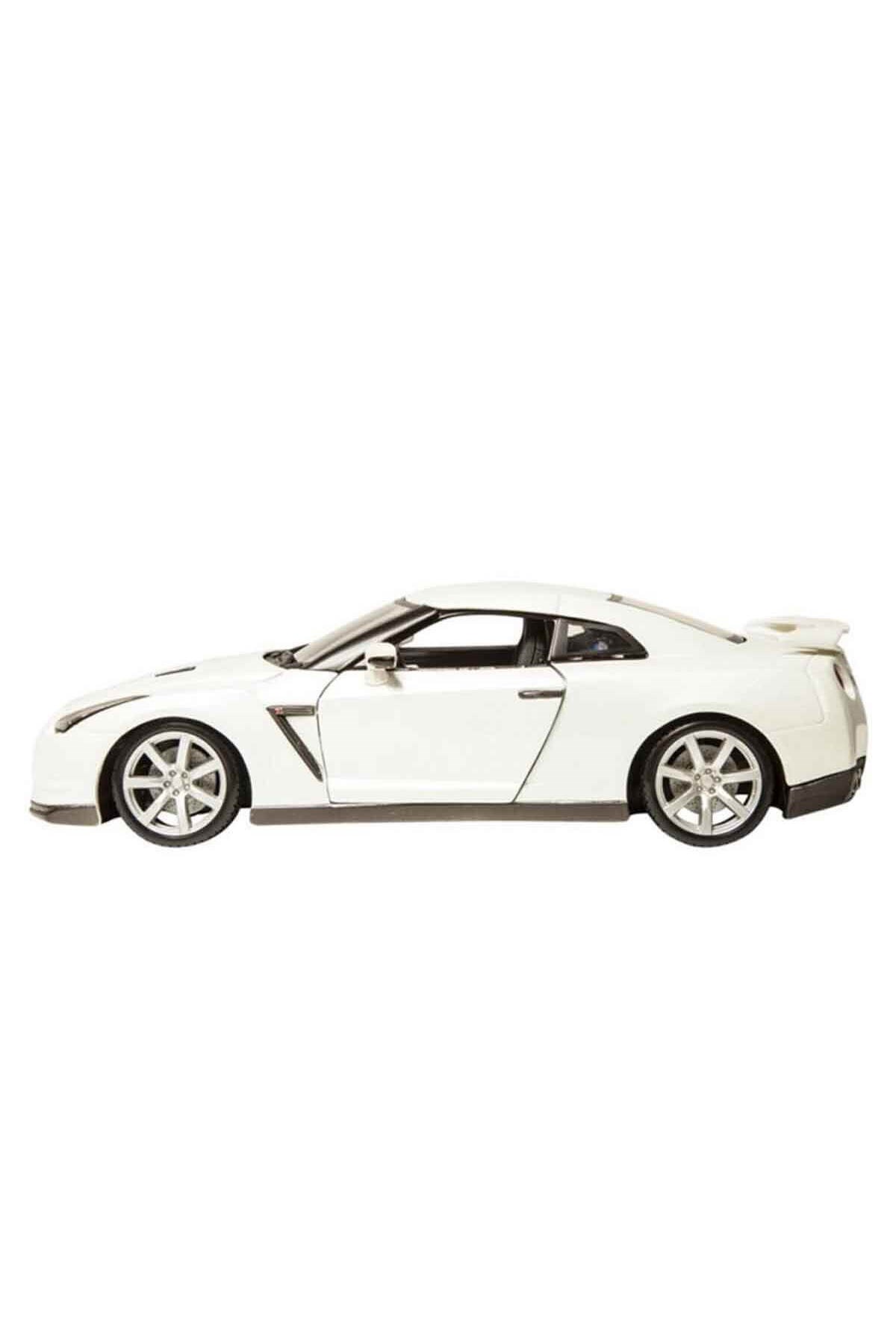 1:24 2017 Nissan GT R Model Araba - Beyaz-Maket Araçlar