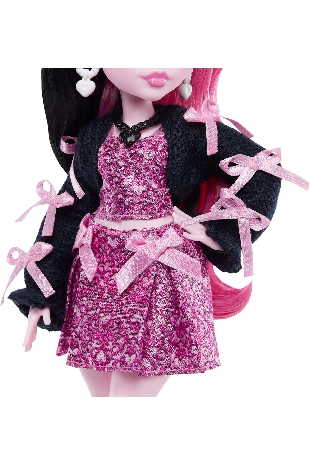 Bebek, Pembe Fiyonklu Elbise ve Siyah Hırka ile Draculaura JHK29-Oyuncak Bebekler