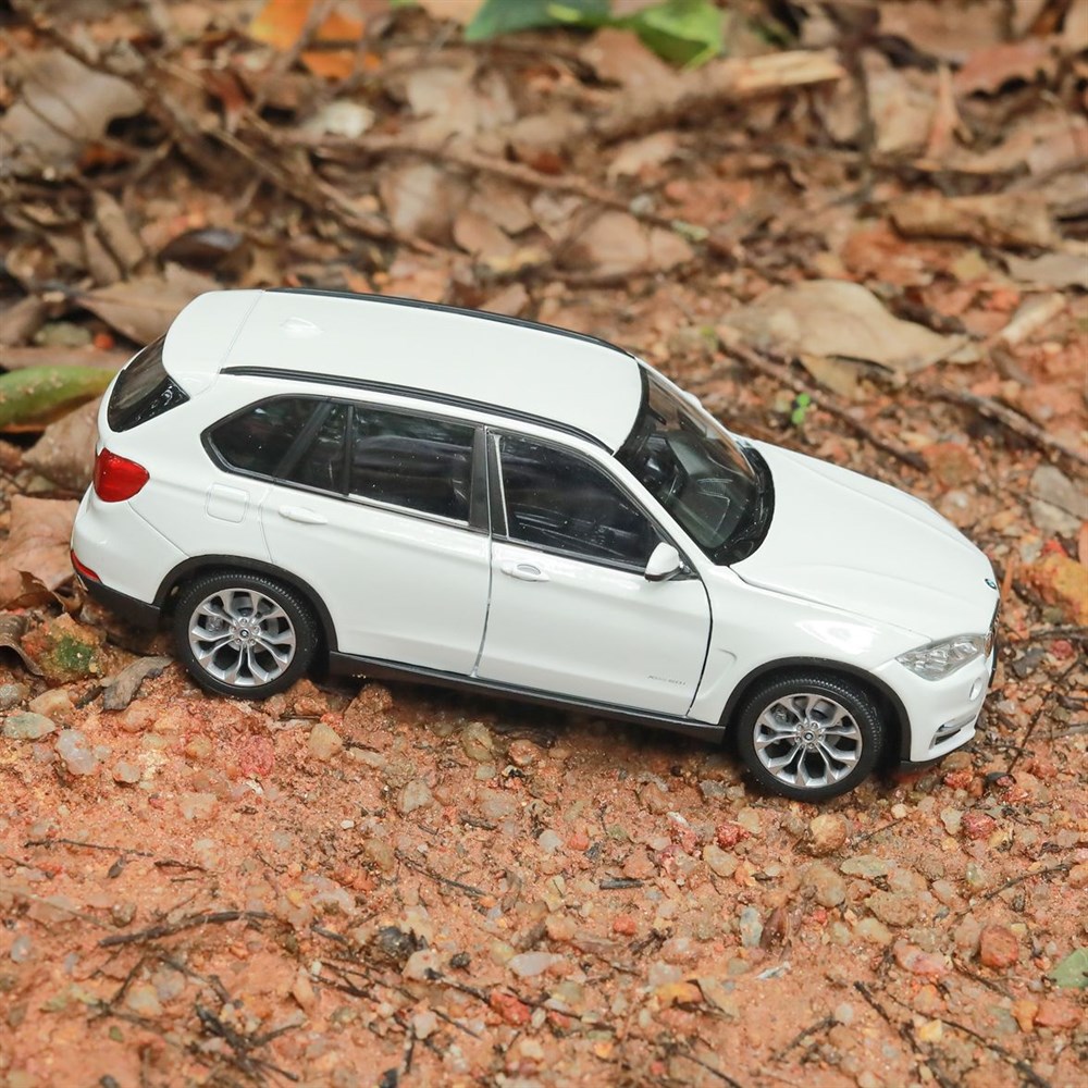 BMW X5 1:24-Maket Araçlar