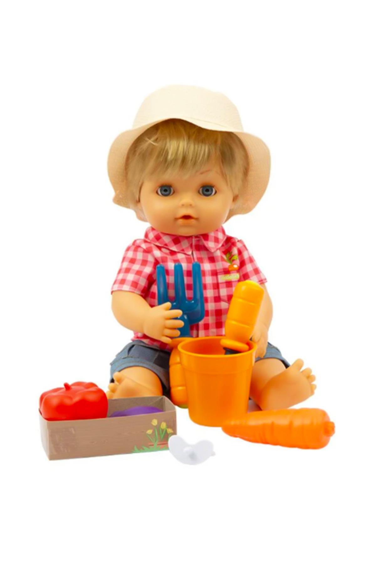 Cicciobello Bahçıvan Oyuncak Bebek 30 cm | Emzikli + Tırmık, Kürek, Sebze Setli Bahçe Temalı-Oyuncak Bebekler