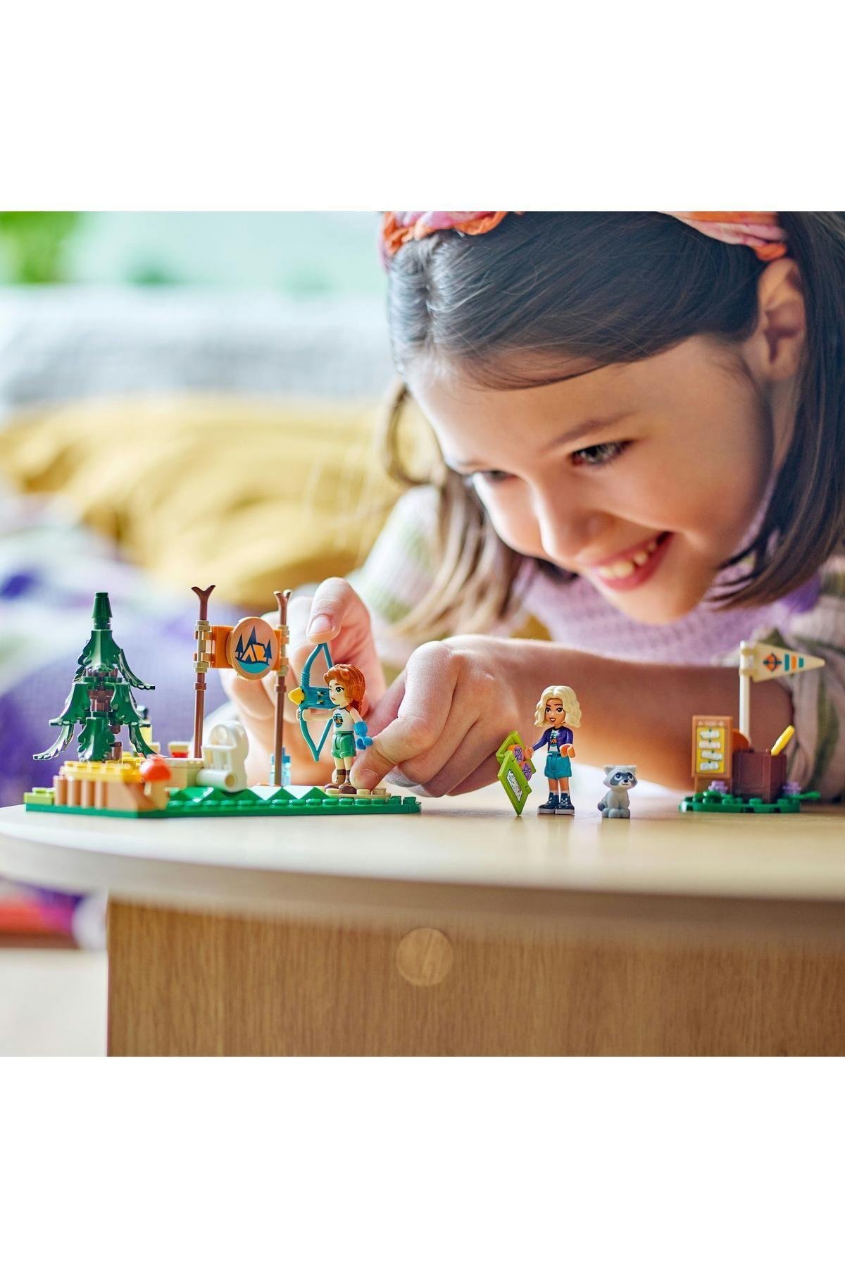 Friends Macera Kampı Okçuluk Alanı 42622 - 6 Yaş ve Üzeri Çocuklar için Autumn ve Nova M-Lego