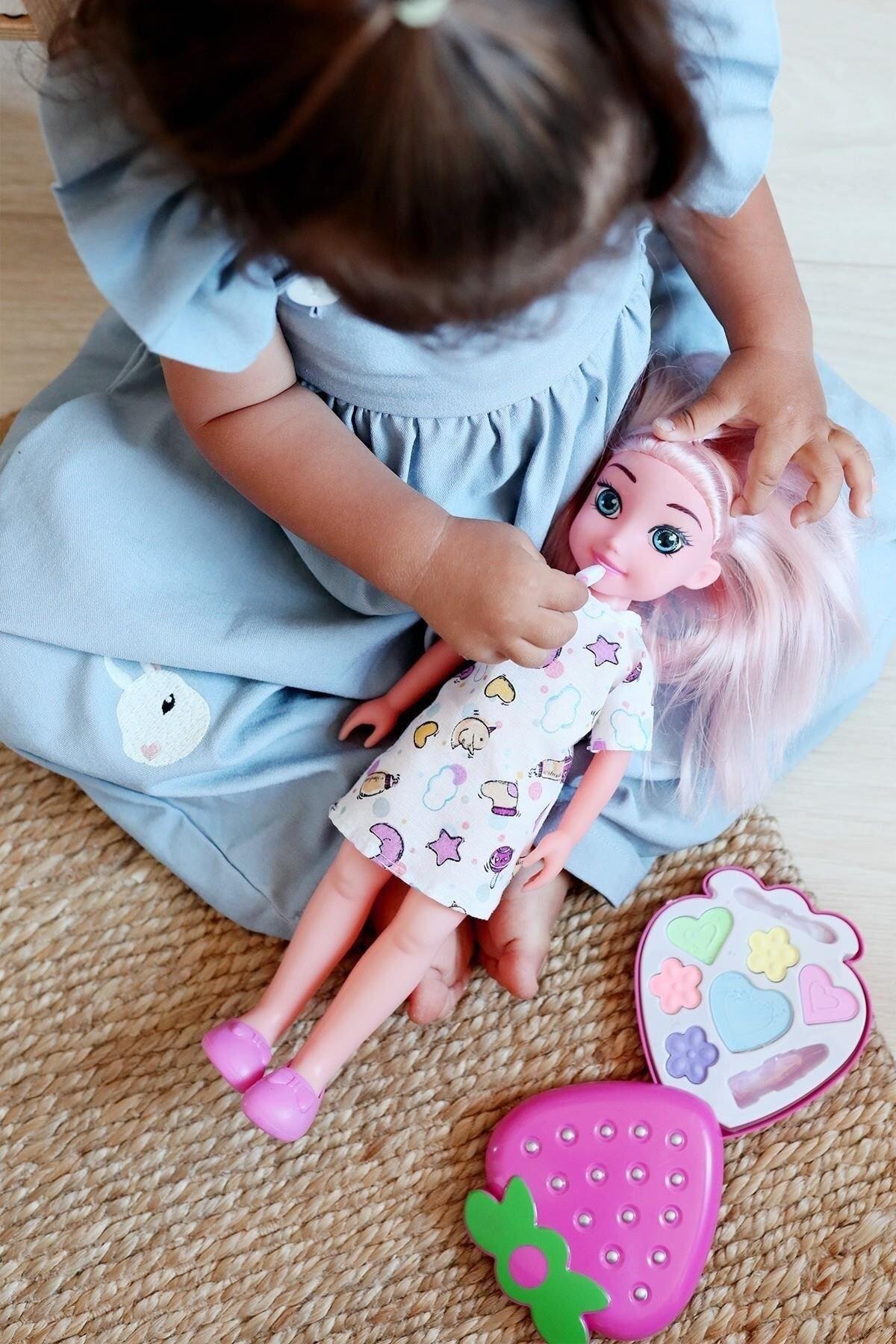 Global Toys Elissa Türkçe Konuşan Makyaj Setli Oyuncak Et Bebek-Oyuncak Bebekler