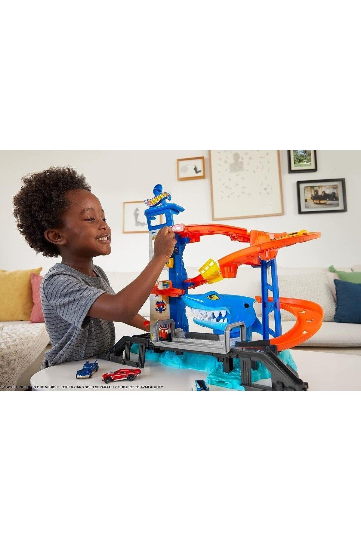 HOT WHEELS City Köpek Balığından Kaçış Oyun Seti-Araba Garaj ve Setleri