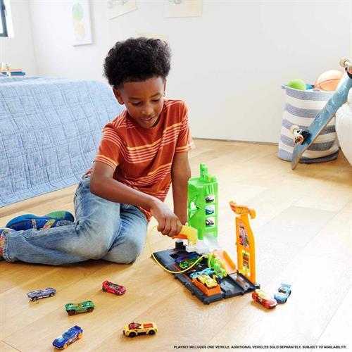 Hot Wheels Elektrikli Araç Şarj İstasyonu Oyun Seti HTN79-Araba Garaj ve Setleri