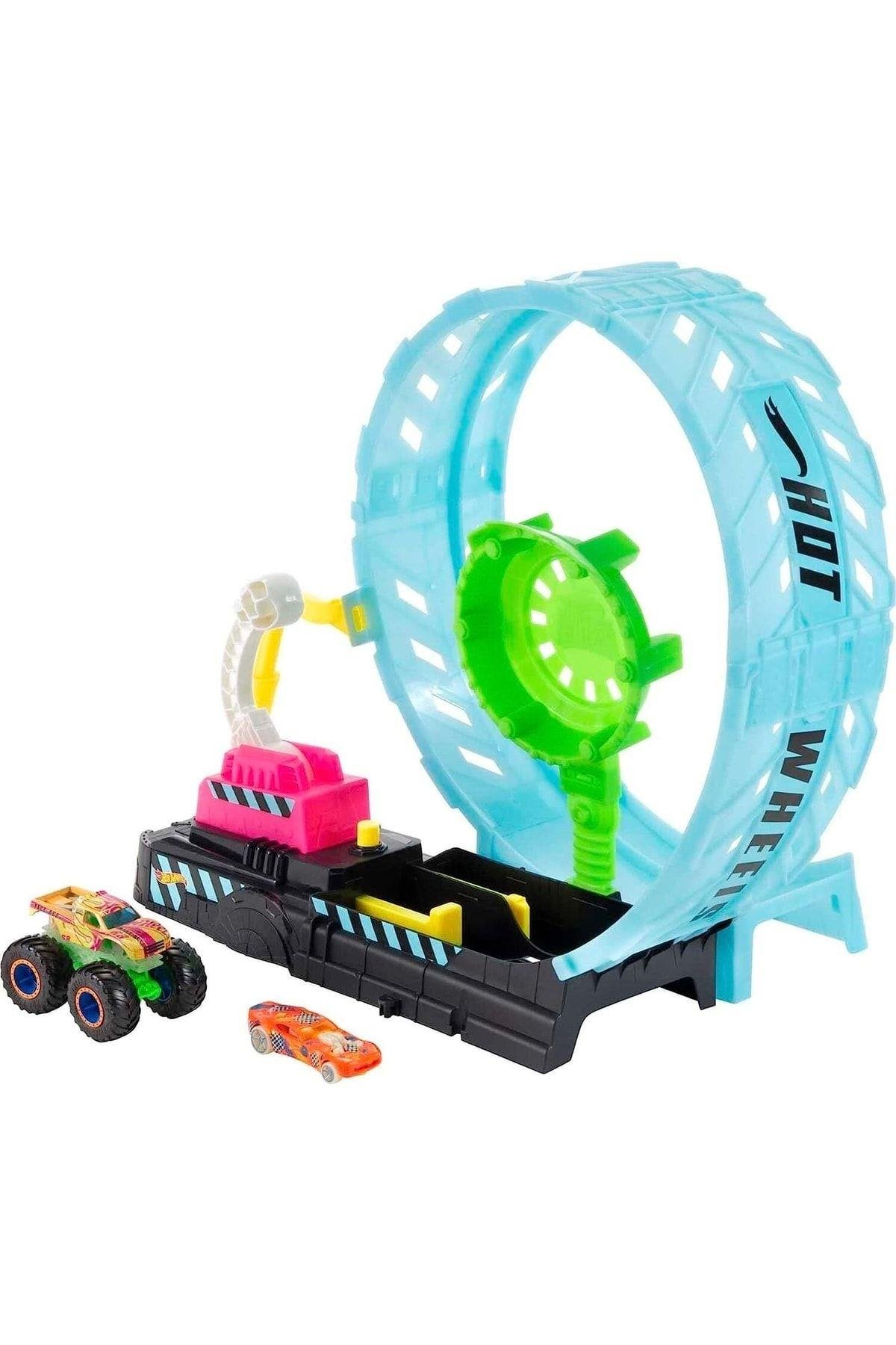 HOT WHEELS Hot Wheels Monster Trucks Karanlıkta Parlayan Çemberde Yarış Seti HBN02-Araba Garaj ve Setleri