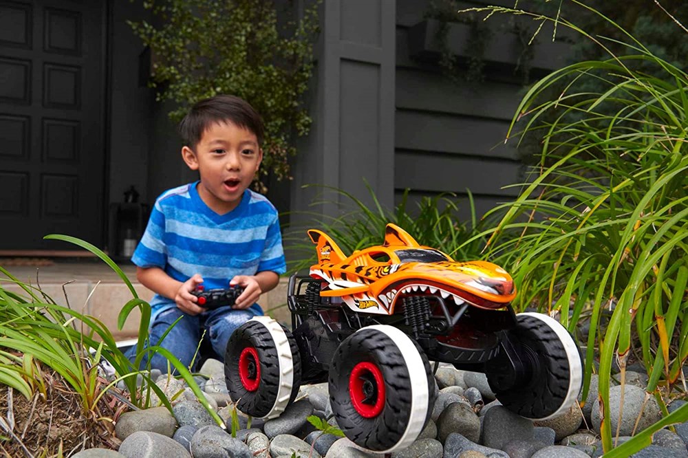 Hot Wheels Monster Trucks Durdurulamaz Tiger Shark HGV87-Oyuncak Arabalar ve Kamyonlar
