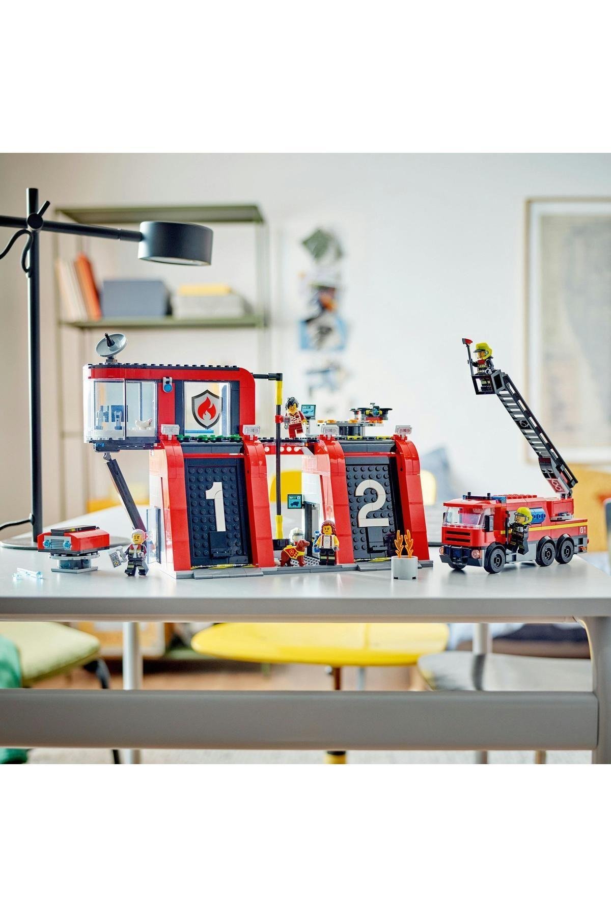 LEGO ® City İtfaiye Kamyonlu İtfaiye Merkezi 60414 -  Yaratıcı Oyuncak Yapım Seti (843 Parça)-Lego