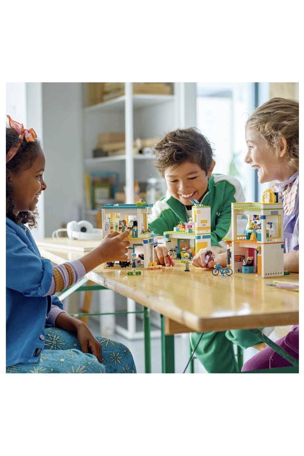 LEGO ® Friends Uluslararası Heartlake Okulu 41731 - 8 Yaş ve Üzeri için Oyuncak Yapım Seti(985 Parça)-Lego