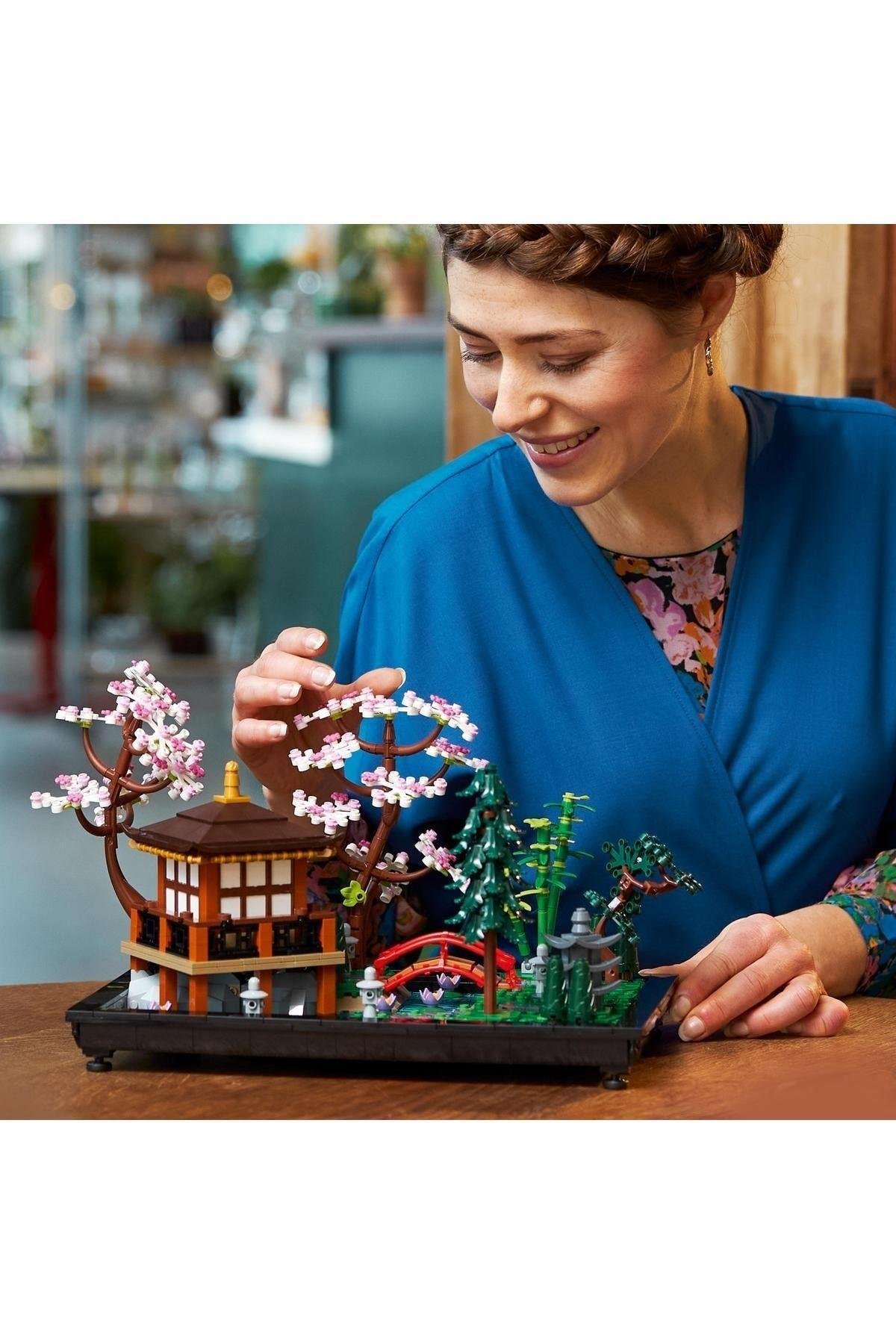 LEGO ® Icons Huzurlu Bahçe 10315 - Yetişkinler için Yaratıcı Yapım ve Sergileme Seti (1363 Parça)-Lego