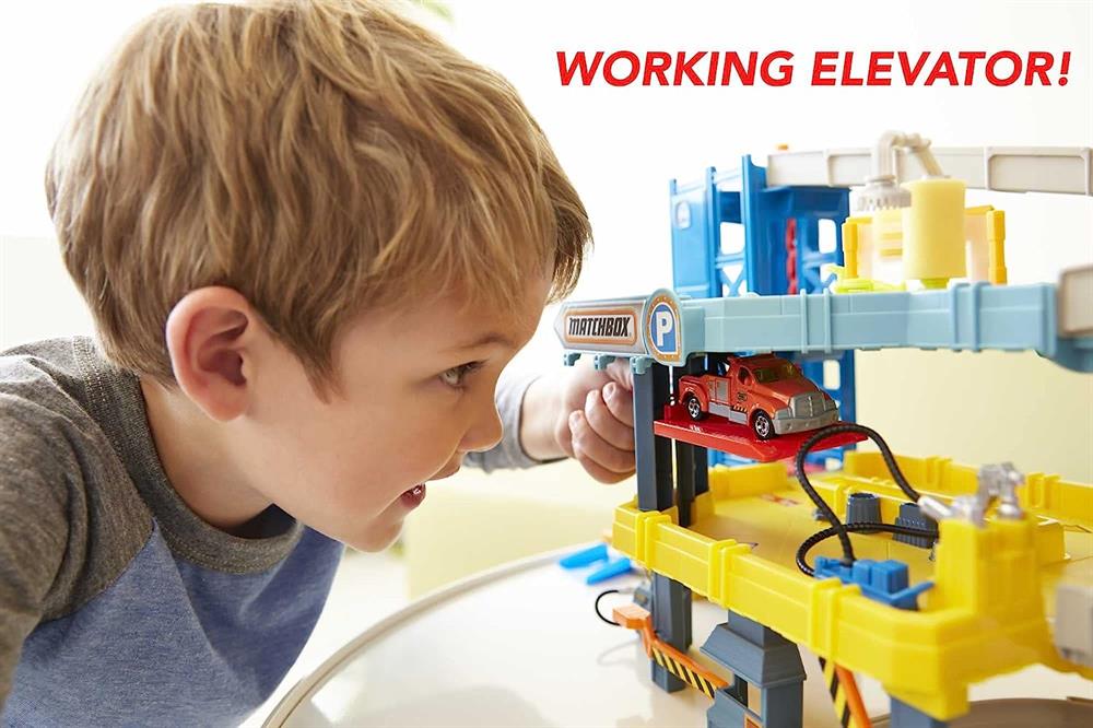 Matchbox 4 Katlı Garaj Servis İstasyonu CJM67-Araba Garaj ve Setleri