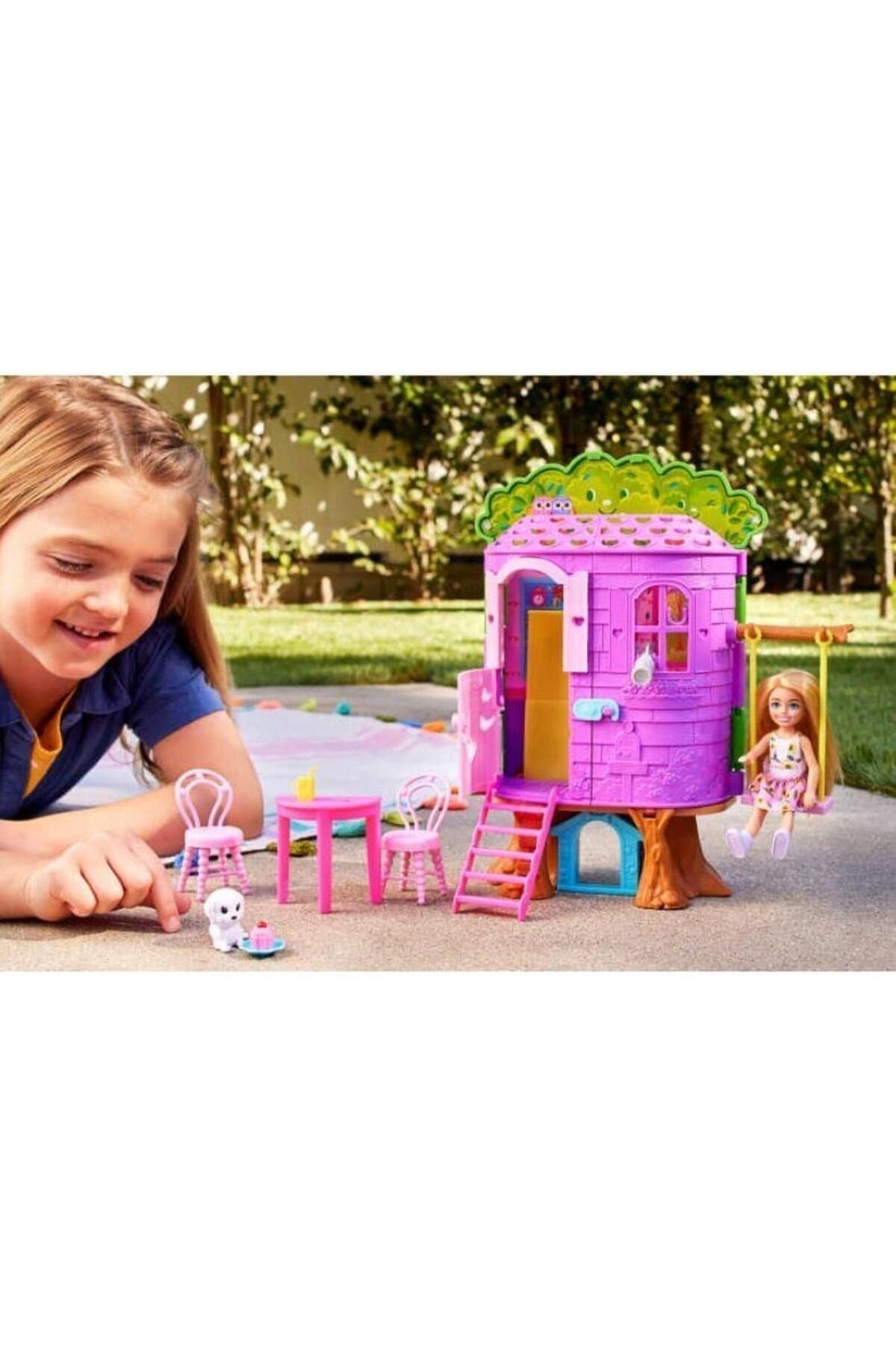 MATTEL BARBIE AILESI HPL70 CHELSEAA AGAC EV-3-Oyuncak Bebekler