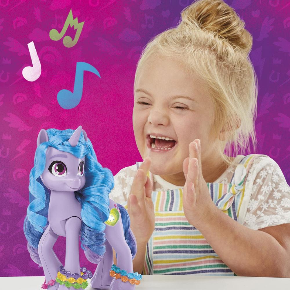 My Little Pony: Işıklı Ve Sesli Izzy Moonbow Oyun Seti F3870-Karakter Figür