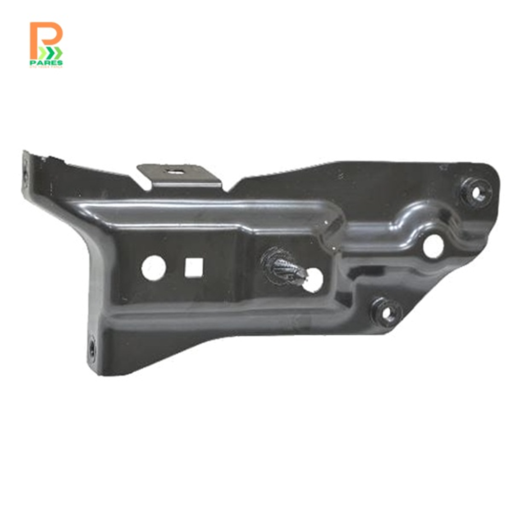 AUDI A3- 2004-2005- ÖN ÇAMURLUK BRAKETİ SAĞ TARAF 