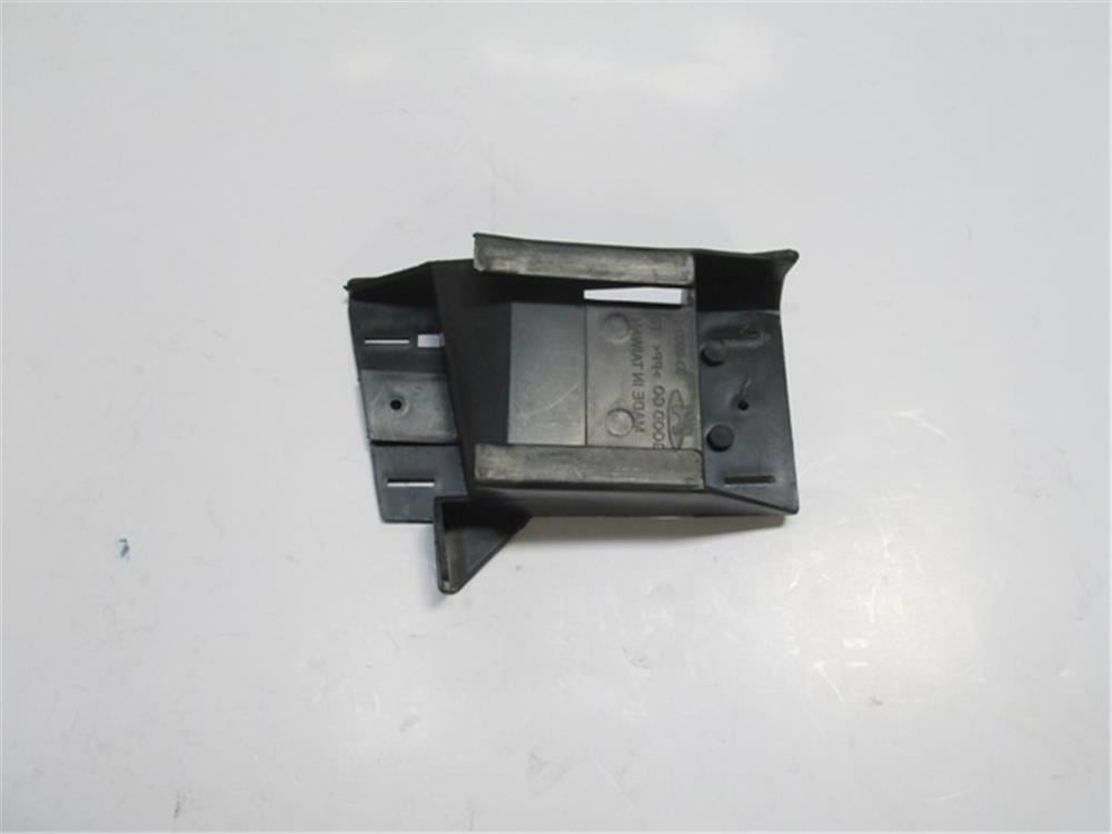 BMW 3 SERI- E36- SD/COUPE- 1991-1998- ÖN TAMPON İÇ BAĞLANTI BRAKETİ SOL TARAF (YAN KULAĞA TAKILAN)(PLASTİK)(TW