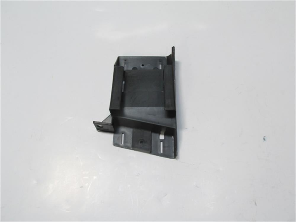 BMW 3 SERI- E36- SD/COUPE- 1991-1998- ÖN TAMPON İÇ BAĞLANTI BRAKETİ SAĞ TARAF (YAN KULAĞA TAKILAN)(PLASTİK)(TW