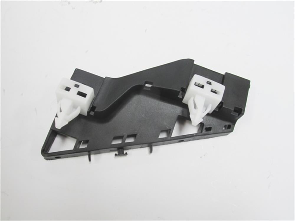 HONDA CIVIC- SD- 2004-2006- ARKA TAMPON BRAKETİ SOL TARAF (KLİPSLERİ İLE BİRLİKTE) 