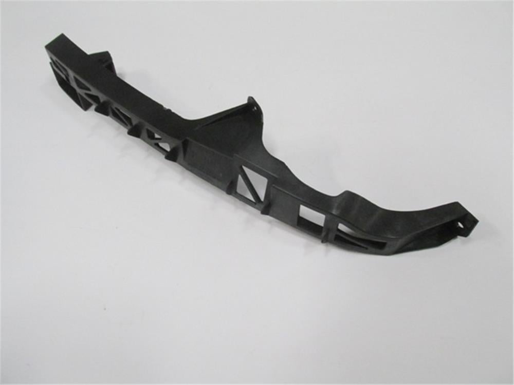 MAZDA 3- SD- 03/06; ÖN TAMPON BRAKETİ İÇ SAĞ TARAF (FAR ALTINA BAĞLANAN)