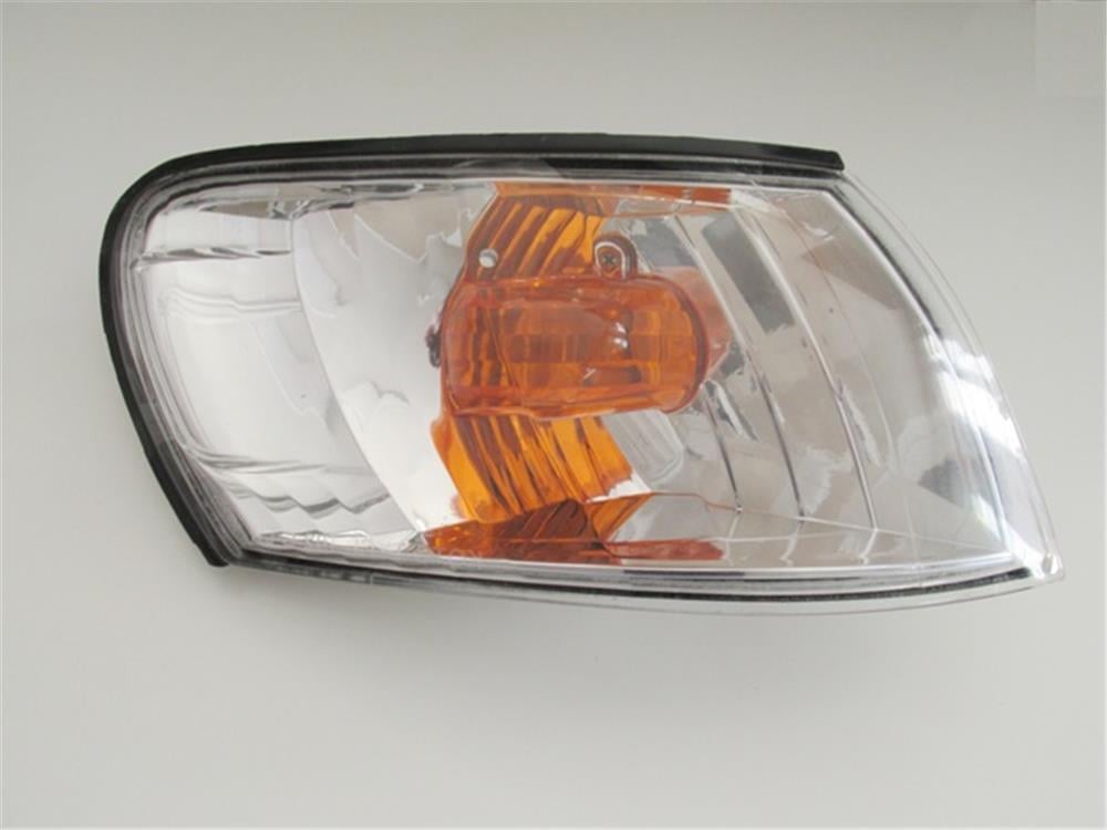 TOYOTA COROLLA AE101 93/98 MODIFIYE ÖN SINYAL SAĞ (ŞEFFAF CAMLI NIKELAJLI) (KOTO)