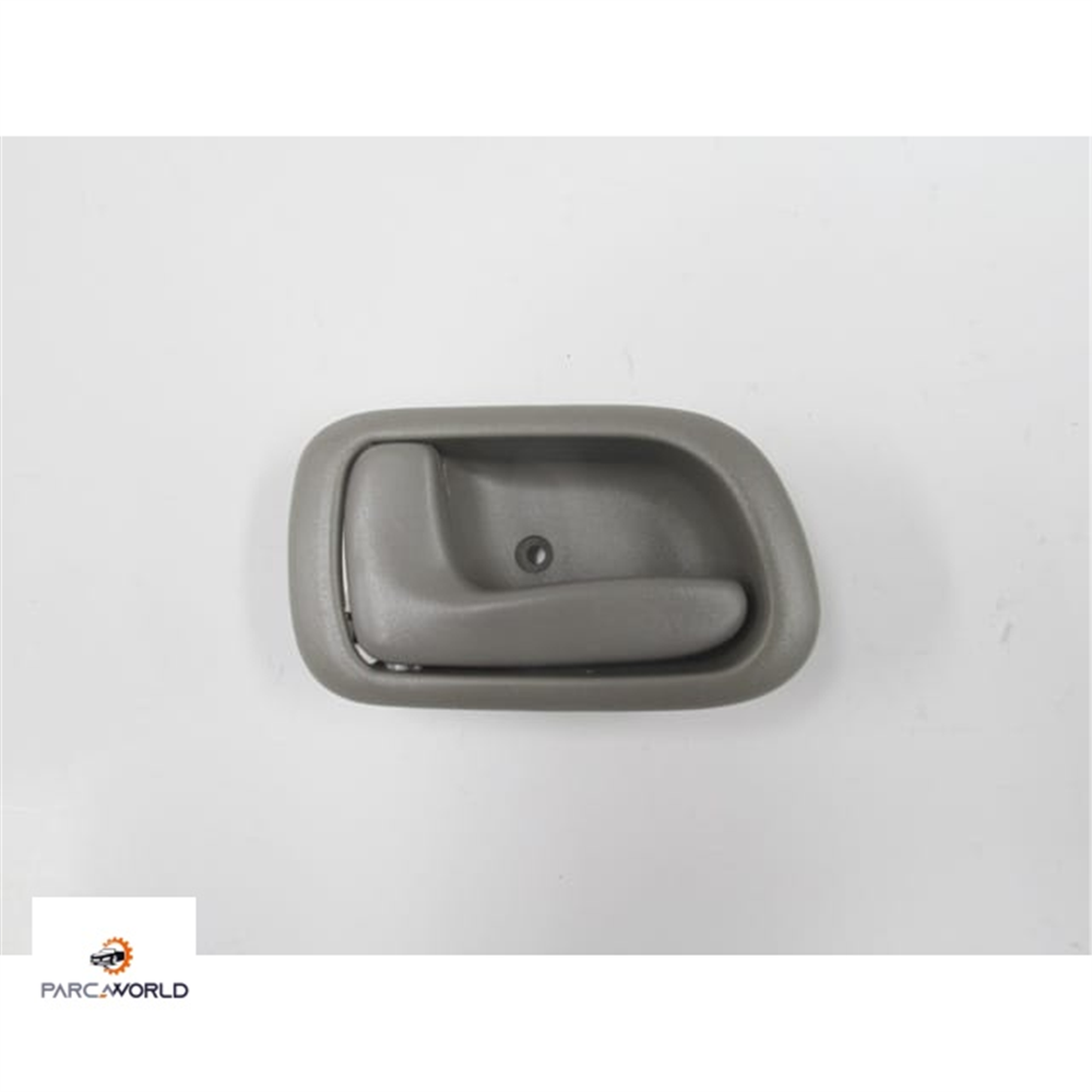 TOYOTA COROLLA- AE111- 1999-2000- ÖN KAPI İÇ AÇMA KOLU SOL TARAF (AÇIK )