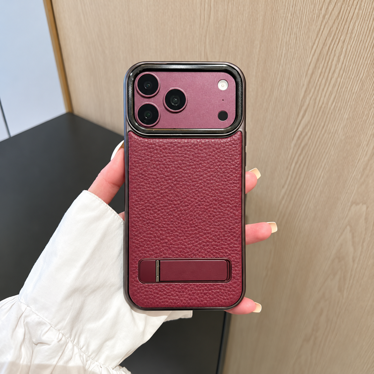 Armor Deri Magsafe Özellikli Standlı Premium Kılıf Bordo Renkli