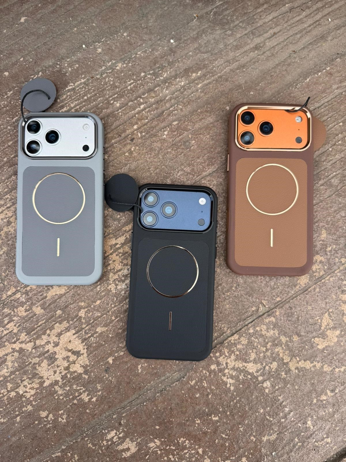 Glossy Leather Magsafe Özellikli Kamera Korumalı Kılıf Kahve Renkli