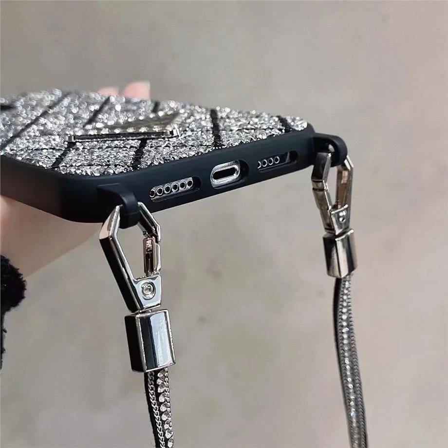 Prada Askılı Taşlı Silikon Telefon Kılıfı Beyaz Taşlı