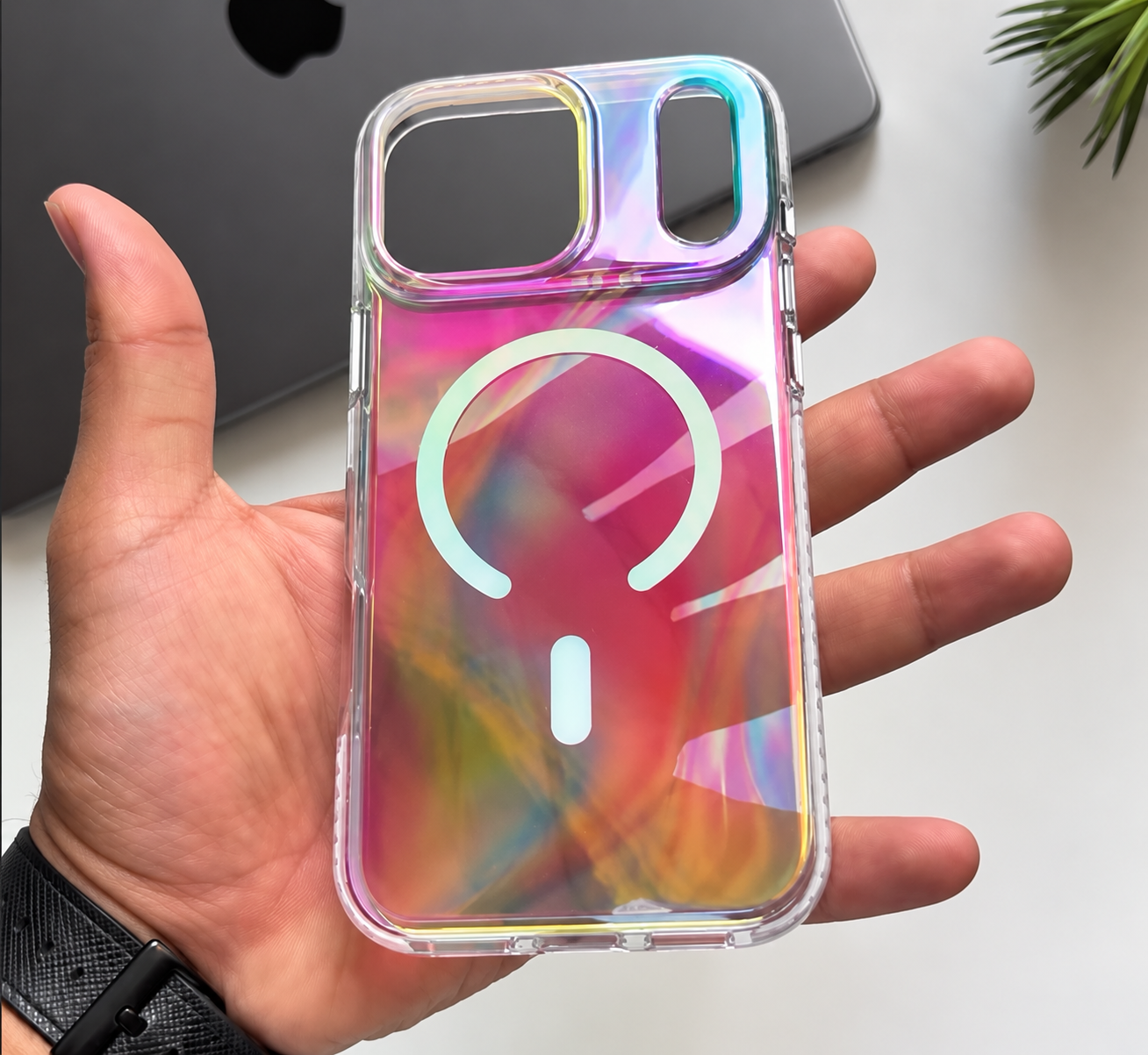 Puloka Luxury Hologramlı Magsafe Özellikli Kılıf Beyaz Renkli