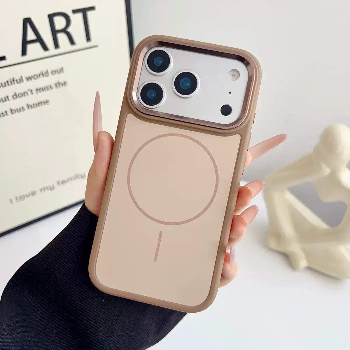 SoftArt Magsafe Özellikli Mat Silikon Kılıf Gold Renkli