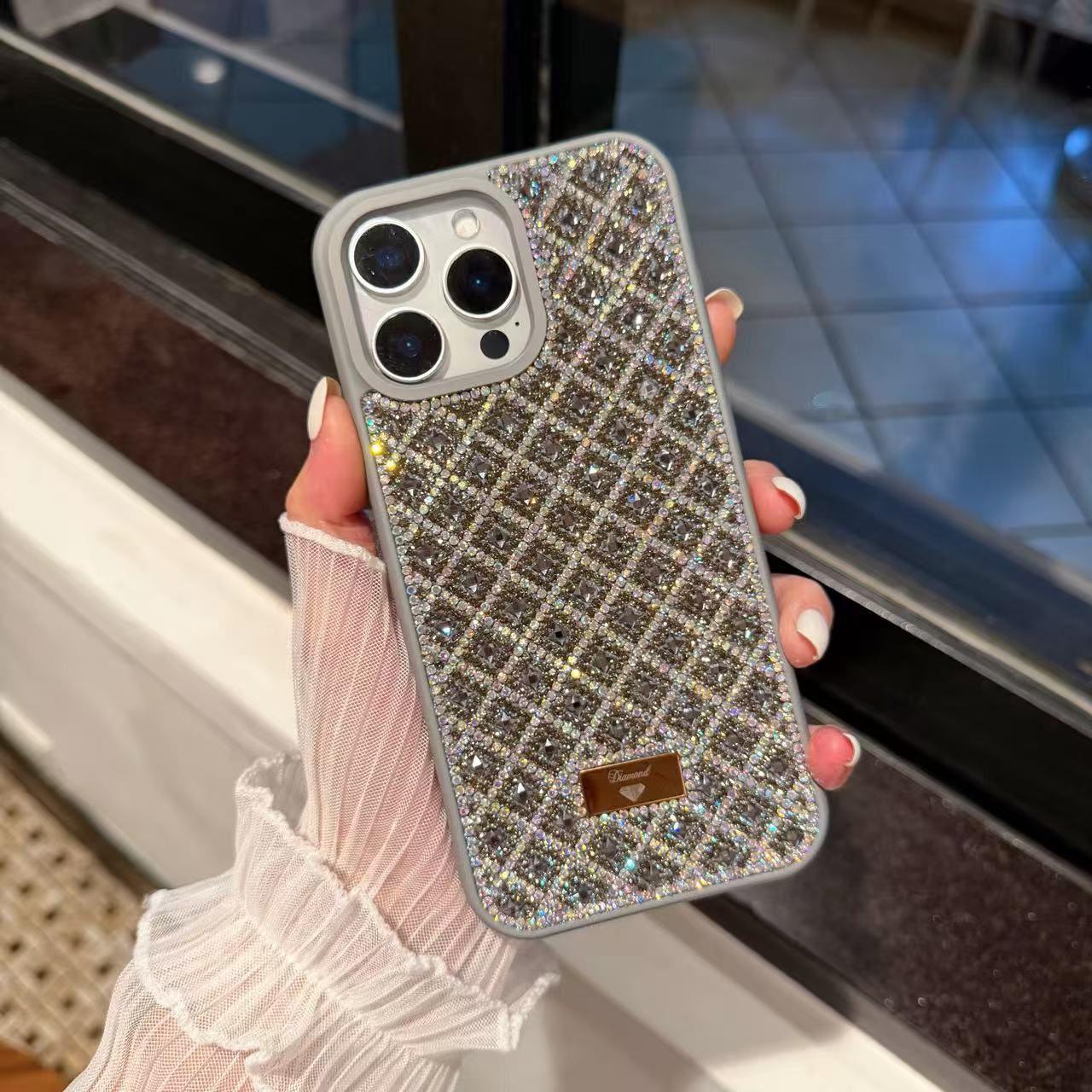 Swaroski Taşlı Özelikli Baklava Desenli Titanyum  renk Telefon Kılıfı