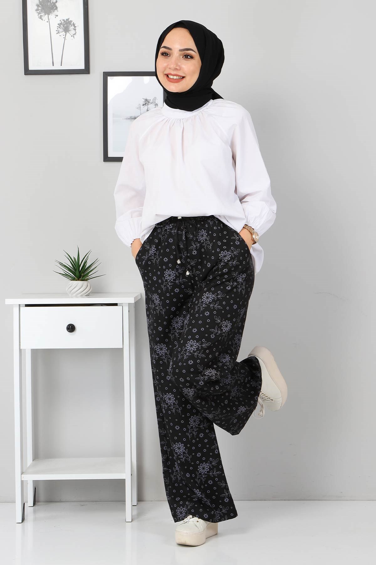 Beli Lastikli Çiçekli Pantolon Siyah 10779-4