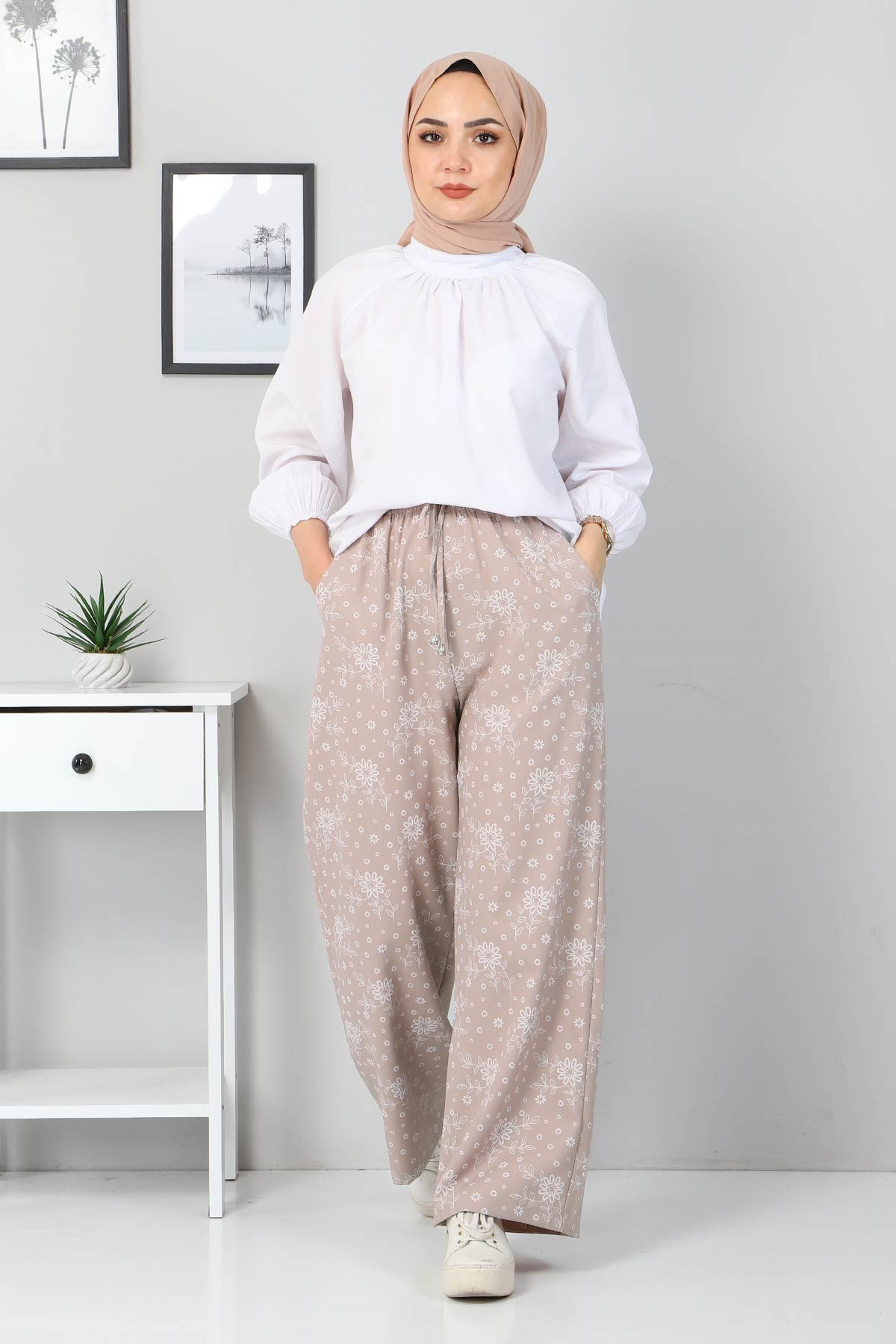 Beli Lastikli Çiçekli Pantolon Vizon 10779-4