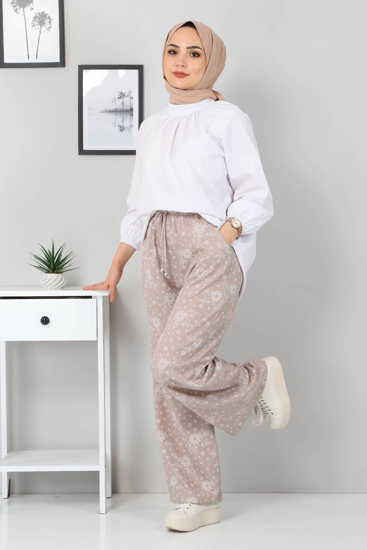 Beli Lastikli Çiçekli Pantolon Vizon 10779-4