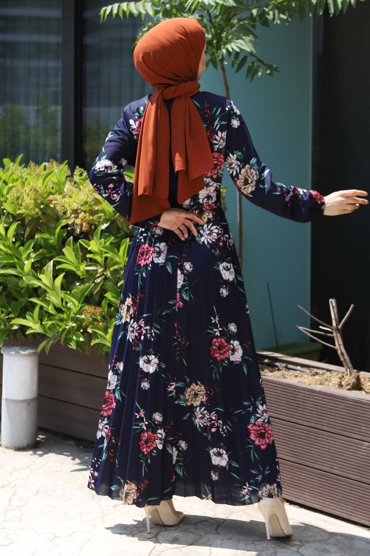 Çiçekli Pileli Elbise Lacivert 14700