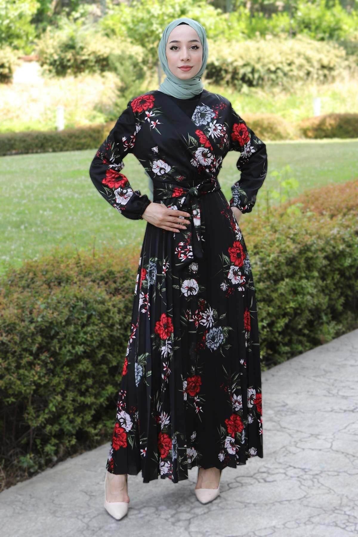 Çiçekli Pileli Elbise Siyah 14700