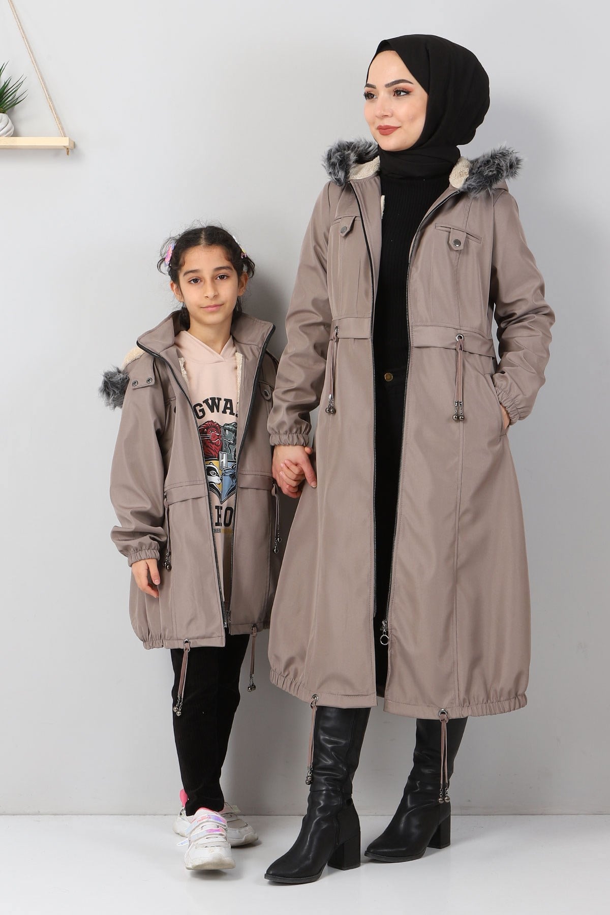 Püskül Detaylı Anne Mont Bej 10188