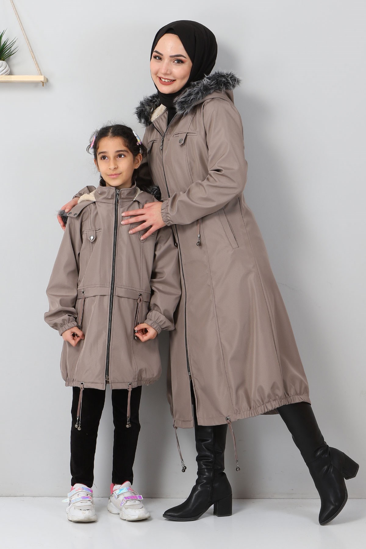 Püskül Detaylı Anne Mont Bej 10188