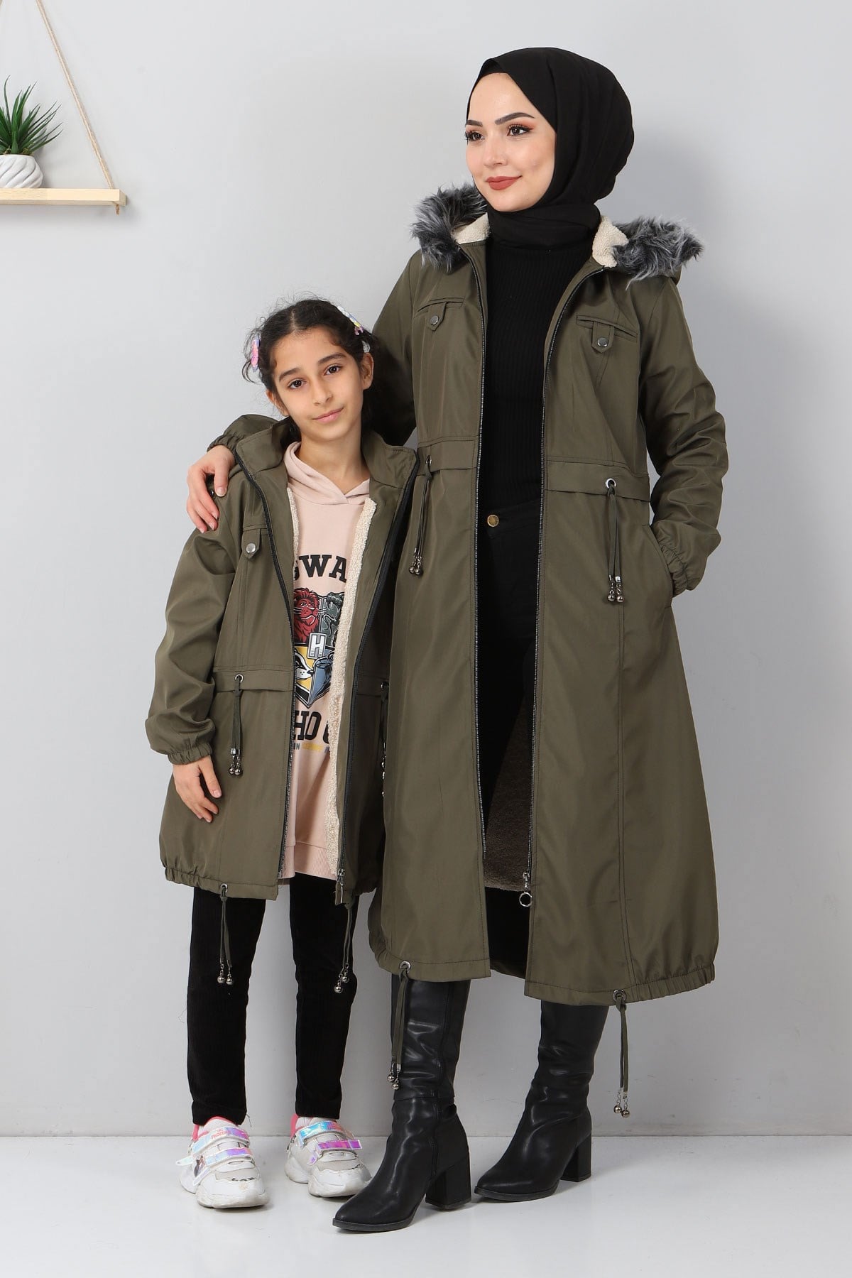 Püskül Detaylı Çocuk Mont Haki 10302
