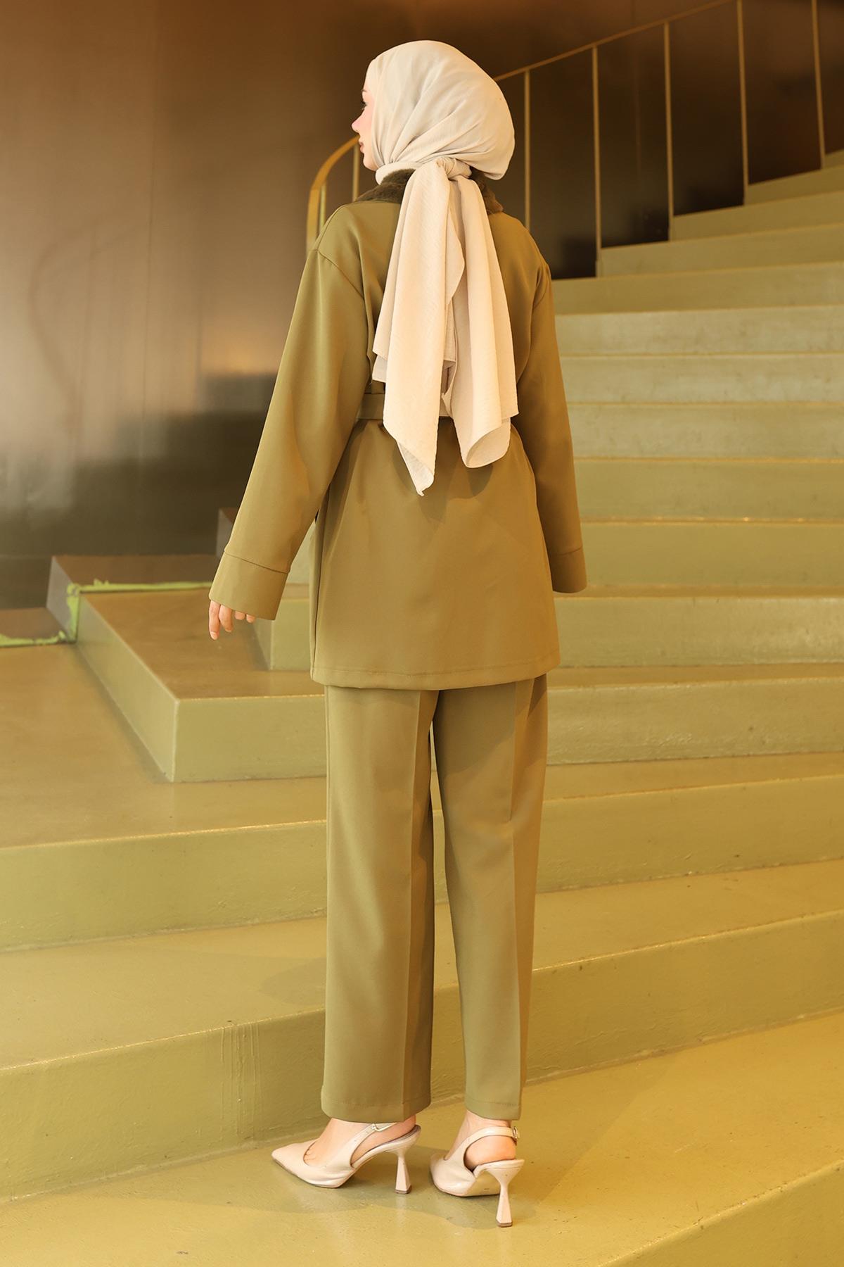 Yakası Kürk Detaylı Takım Haki 19385